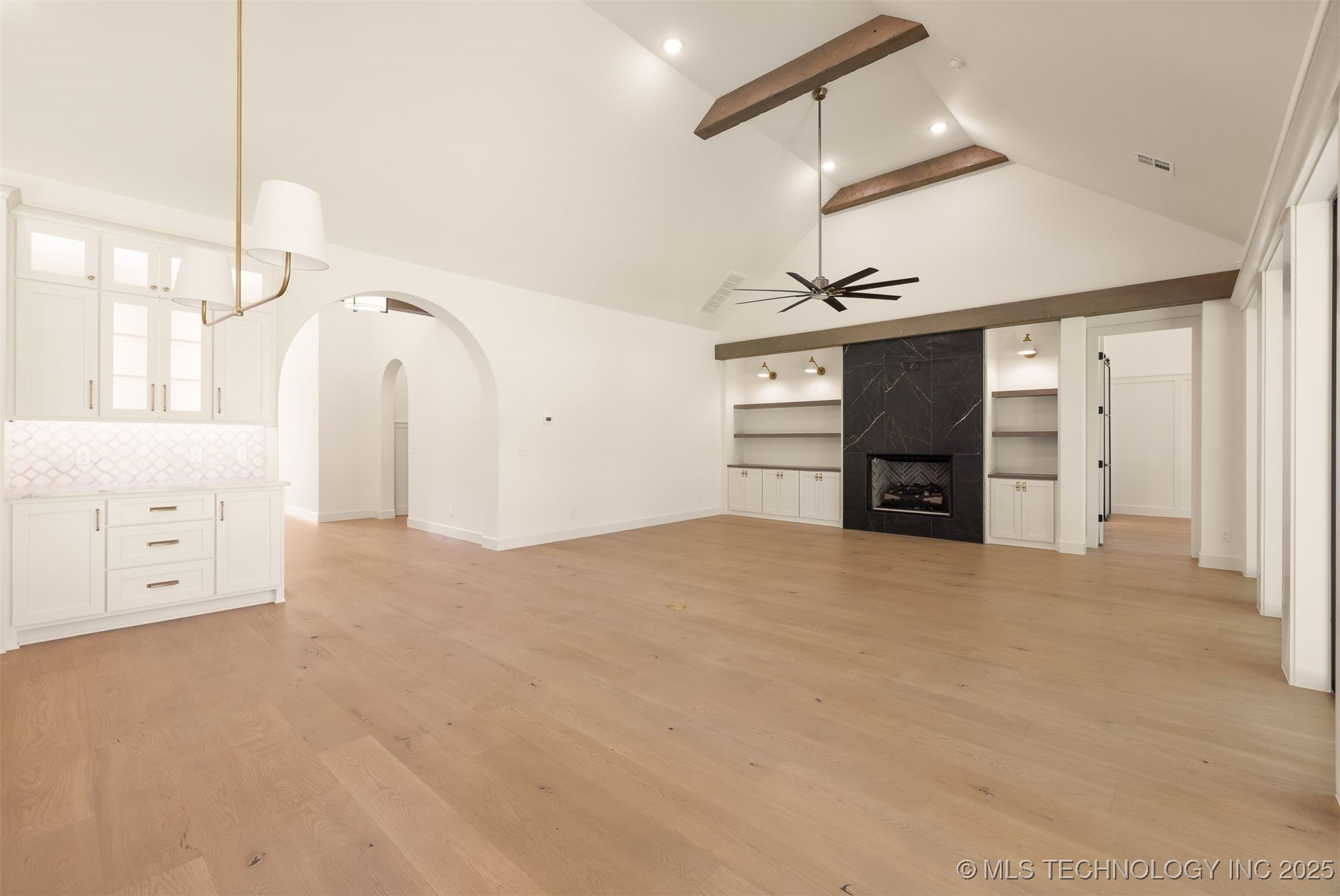 1009 E 38th Street Property Photo 11