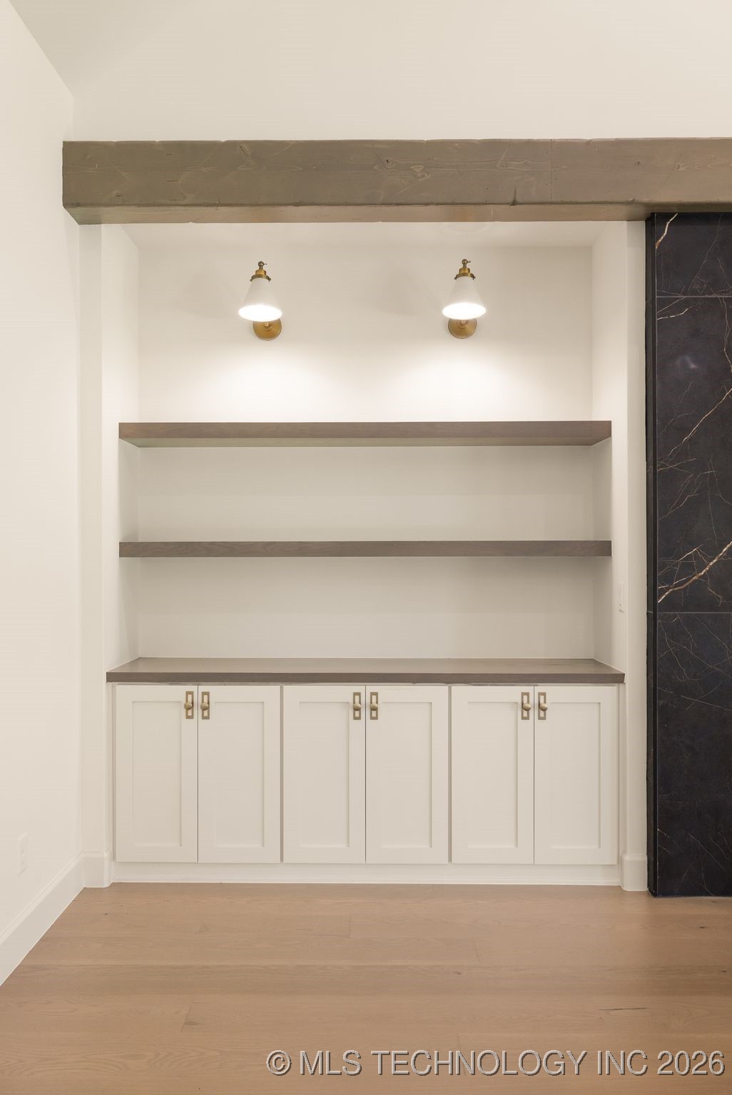 1009 E 38th Street Property Photo 12