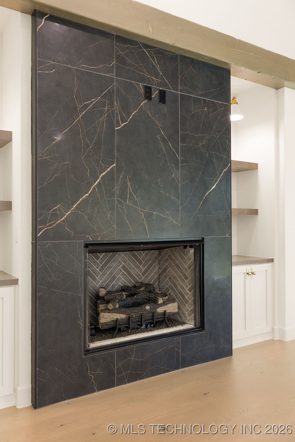 1009 E 38th Street Property Photo 13