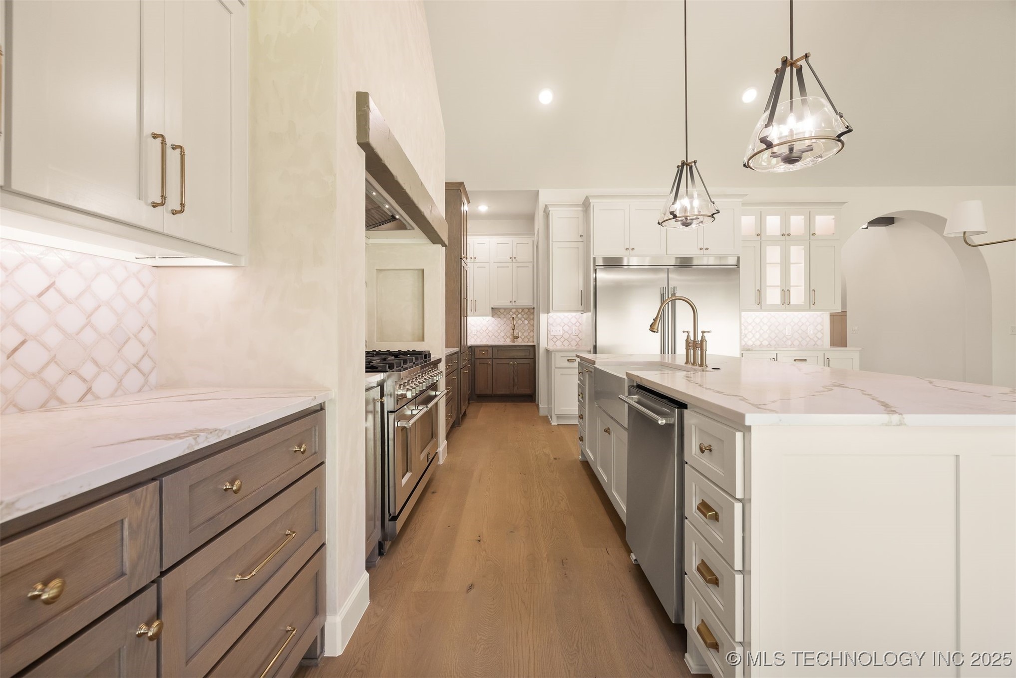 1009 E 38th Street Property Photo 15