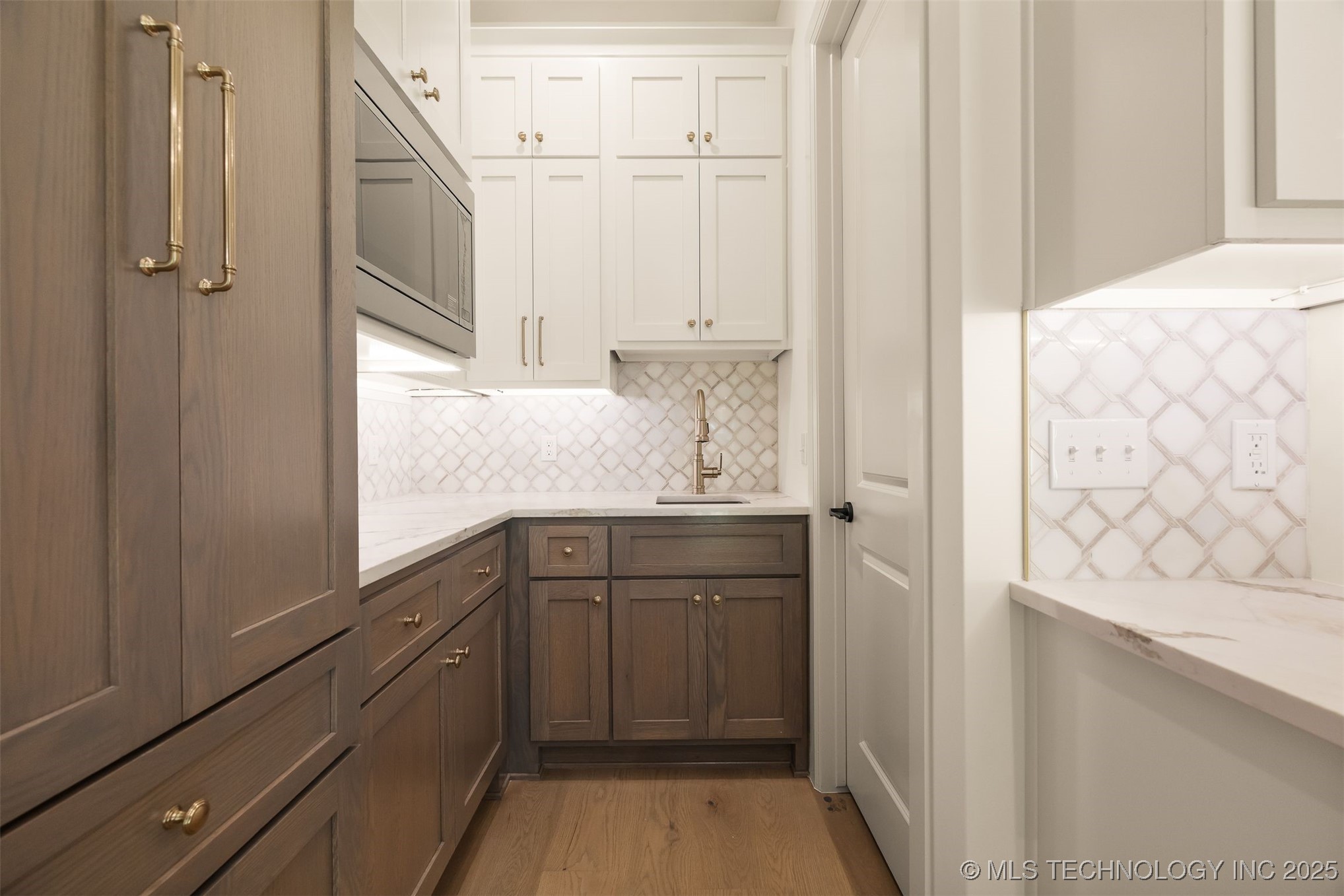 1009 E 38th Street Property Photo 17