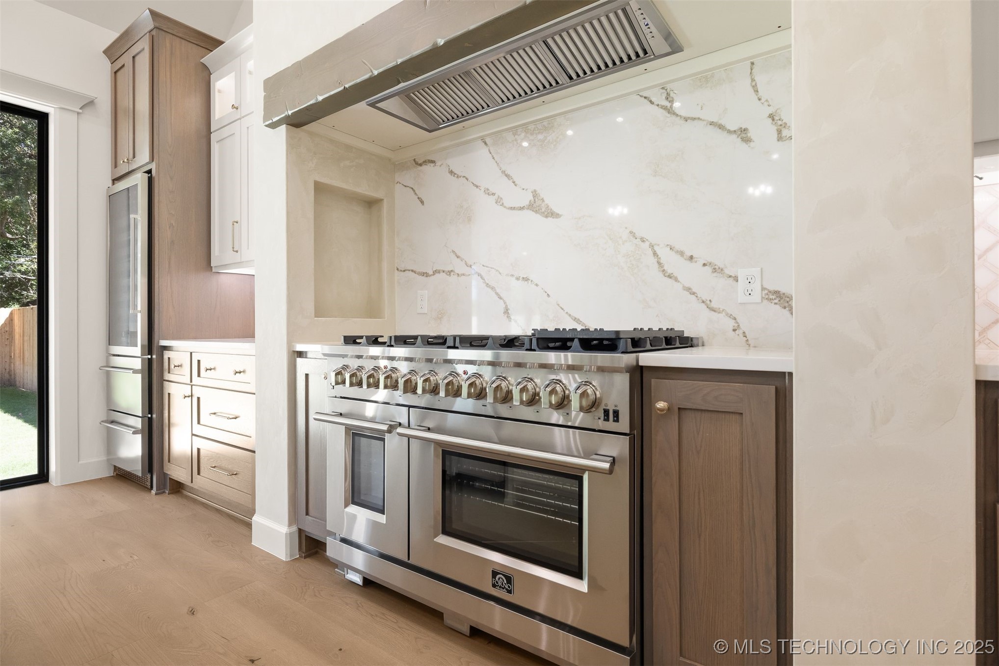 1009 E 38th Street Property Photo 18