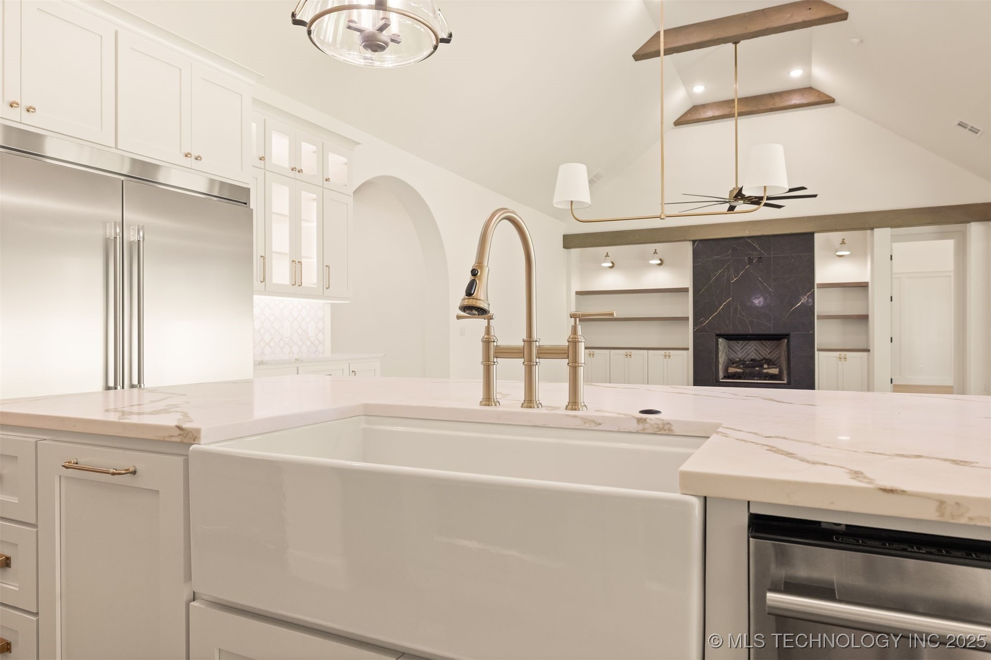 1009 E 38th Street Property Photo 19