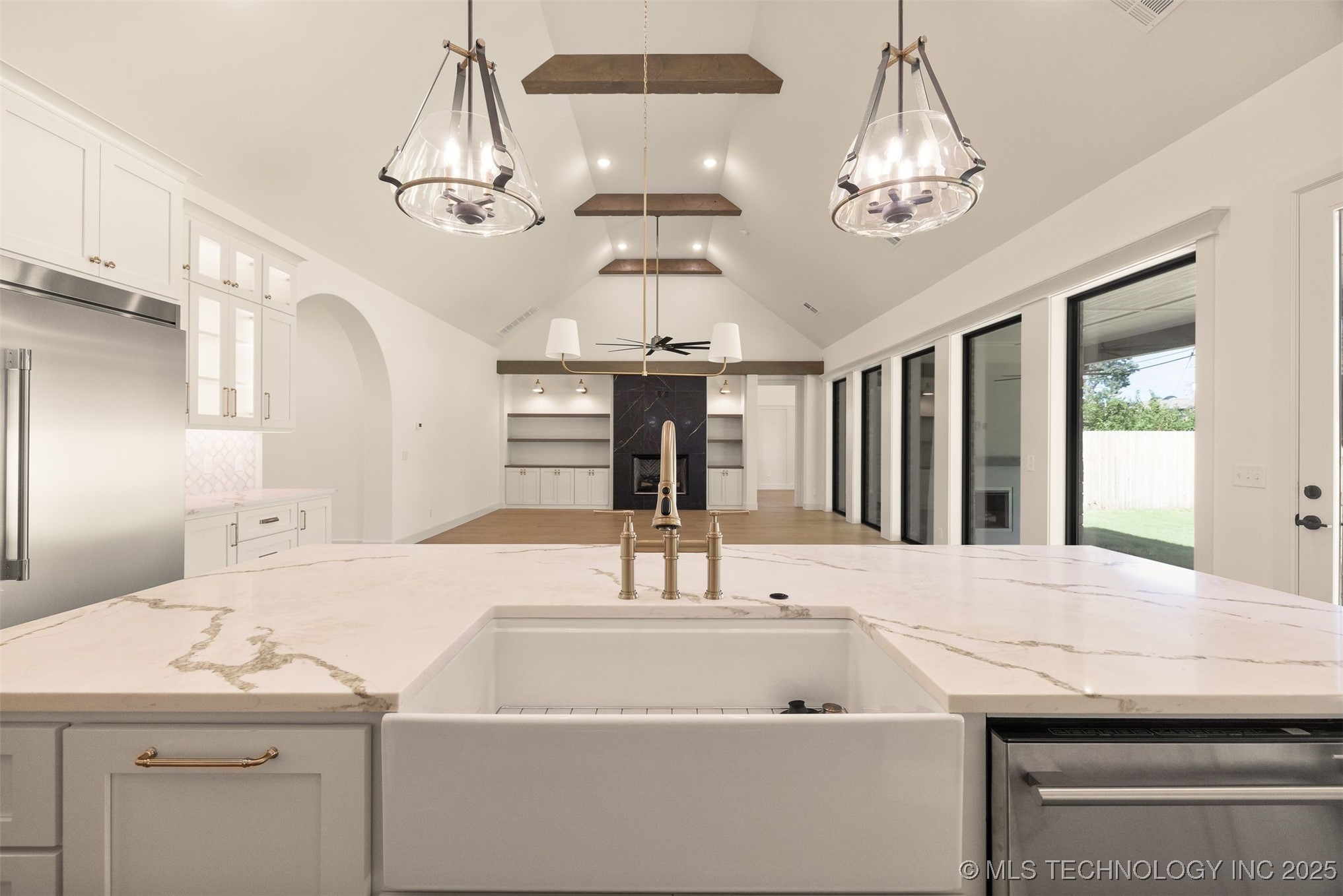 1009 E 38th Street Property Photo 21