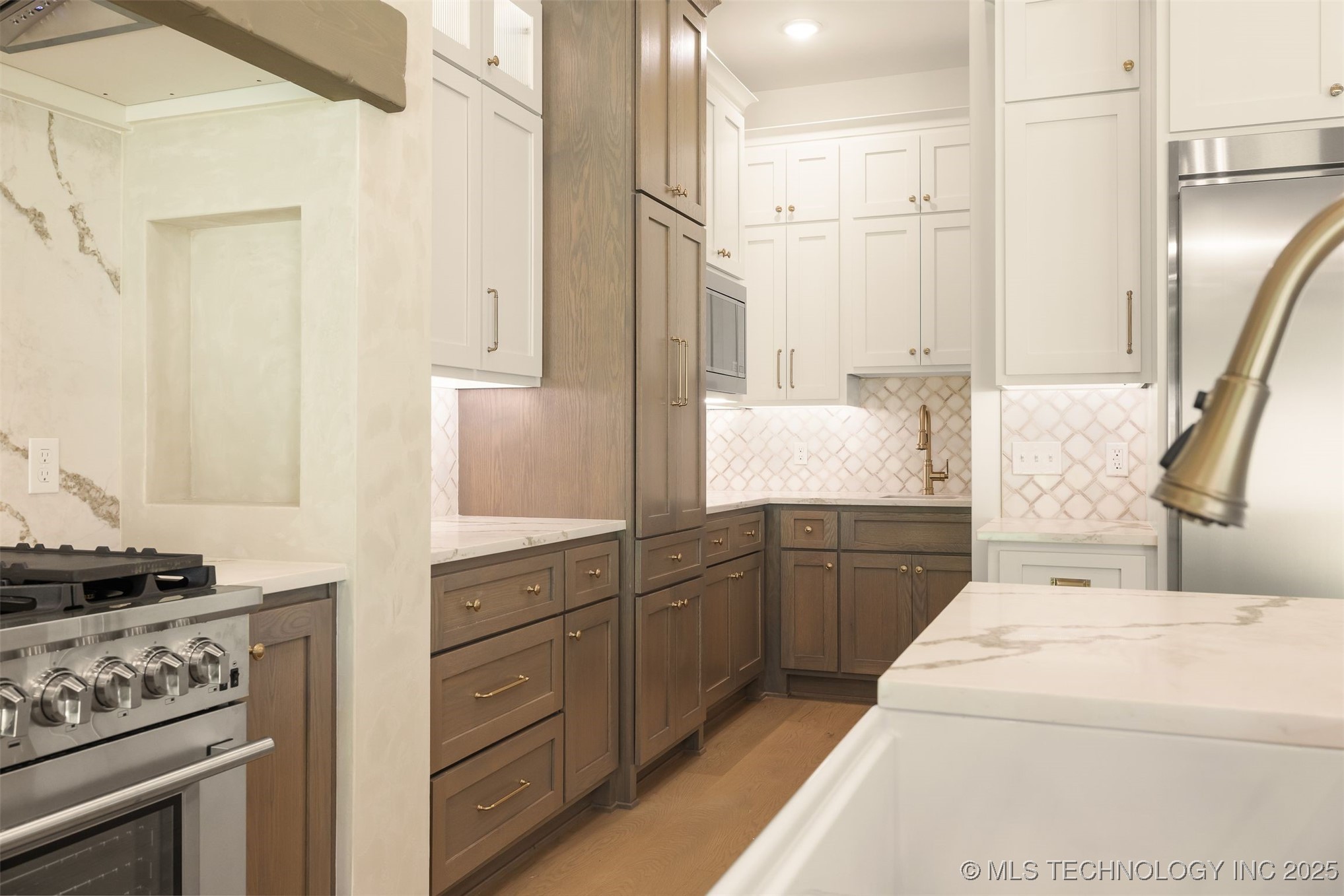 1009 E 38th Street Property Photo 22