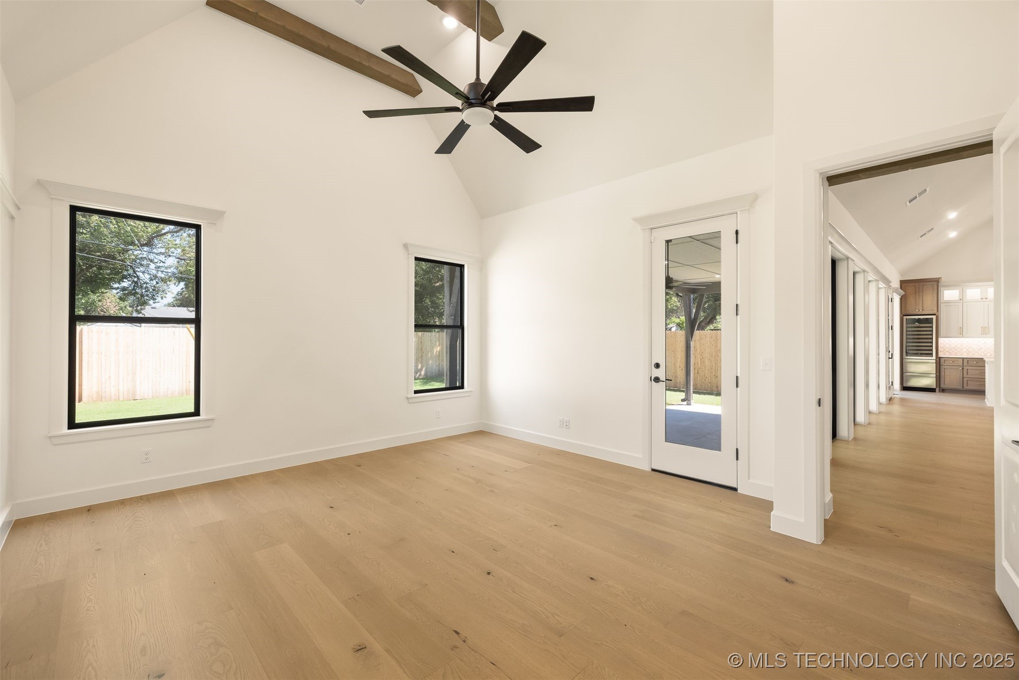 1009 E 38th Street Property Photo 25