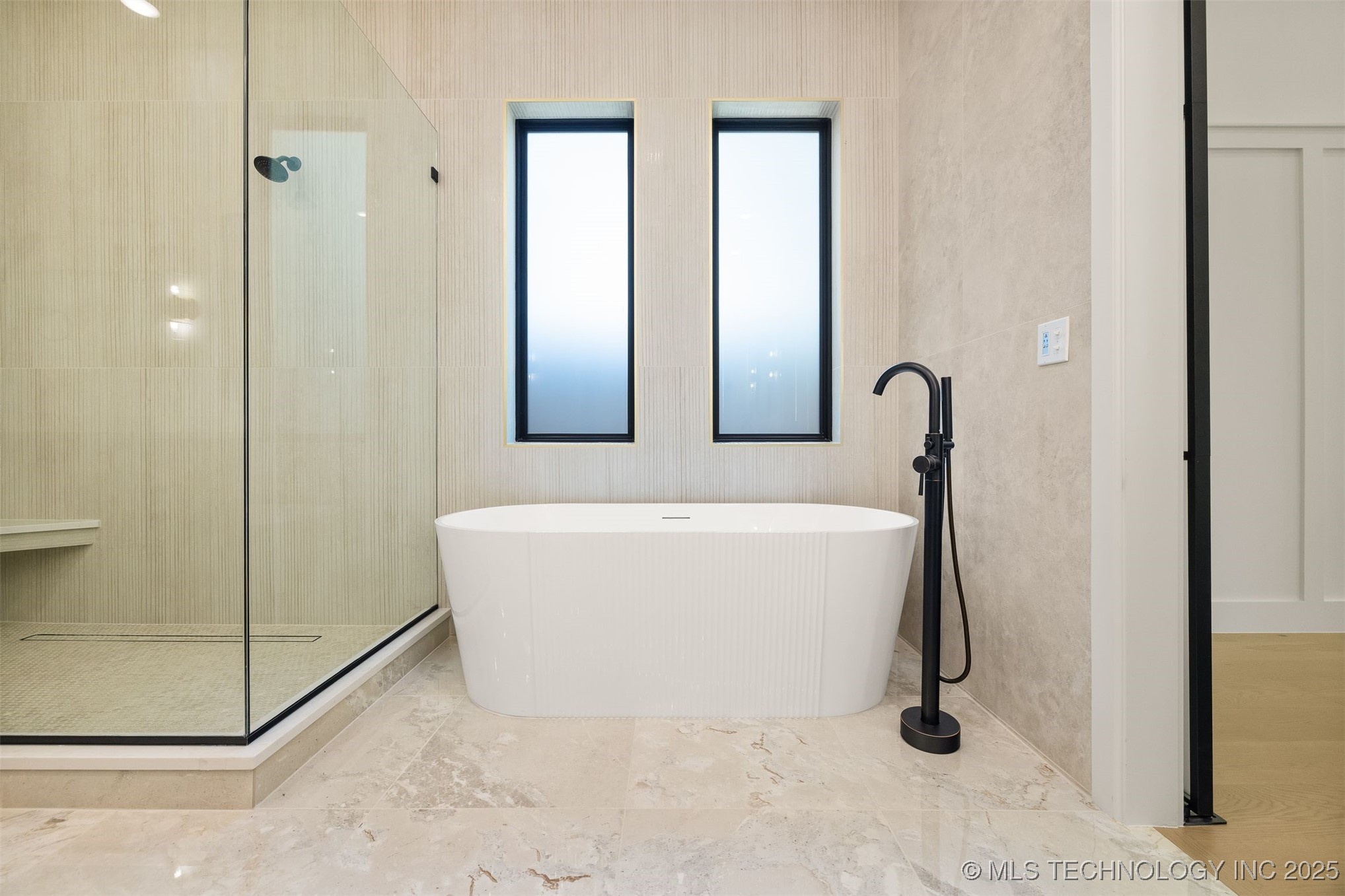 1009 E 38th Street Property Photo 29