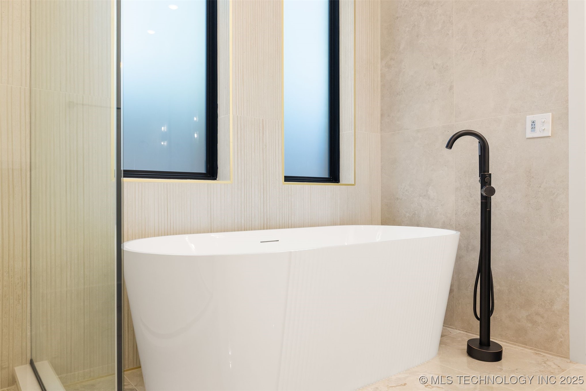 1009 E 38th Street Property Photo 30