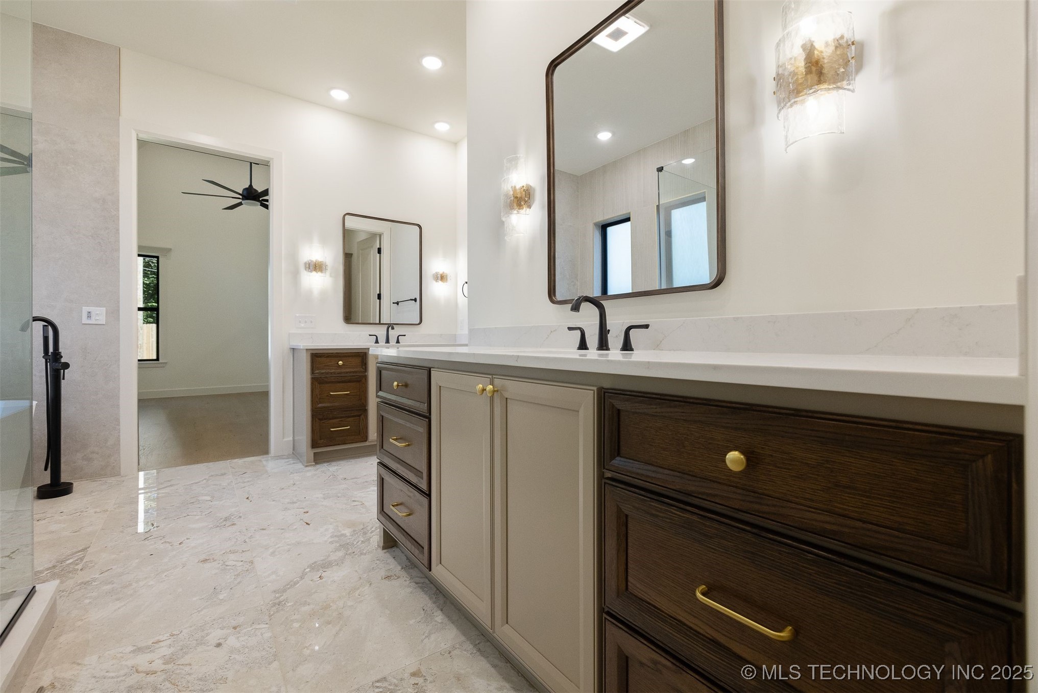 1009 E 38th Street Property Photo 33