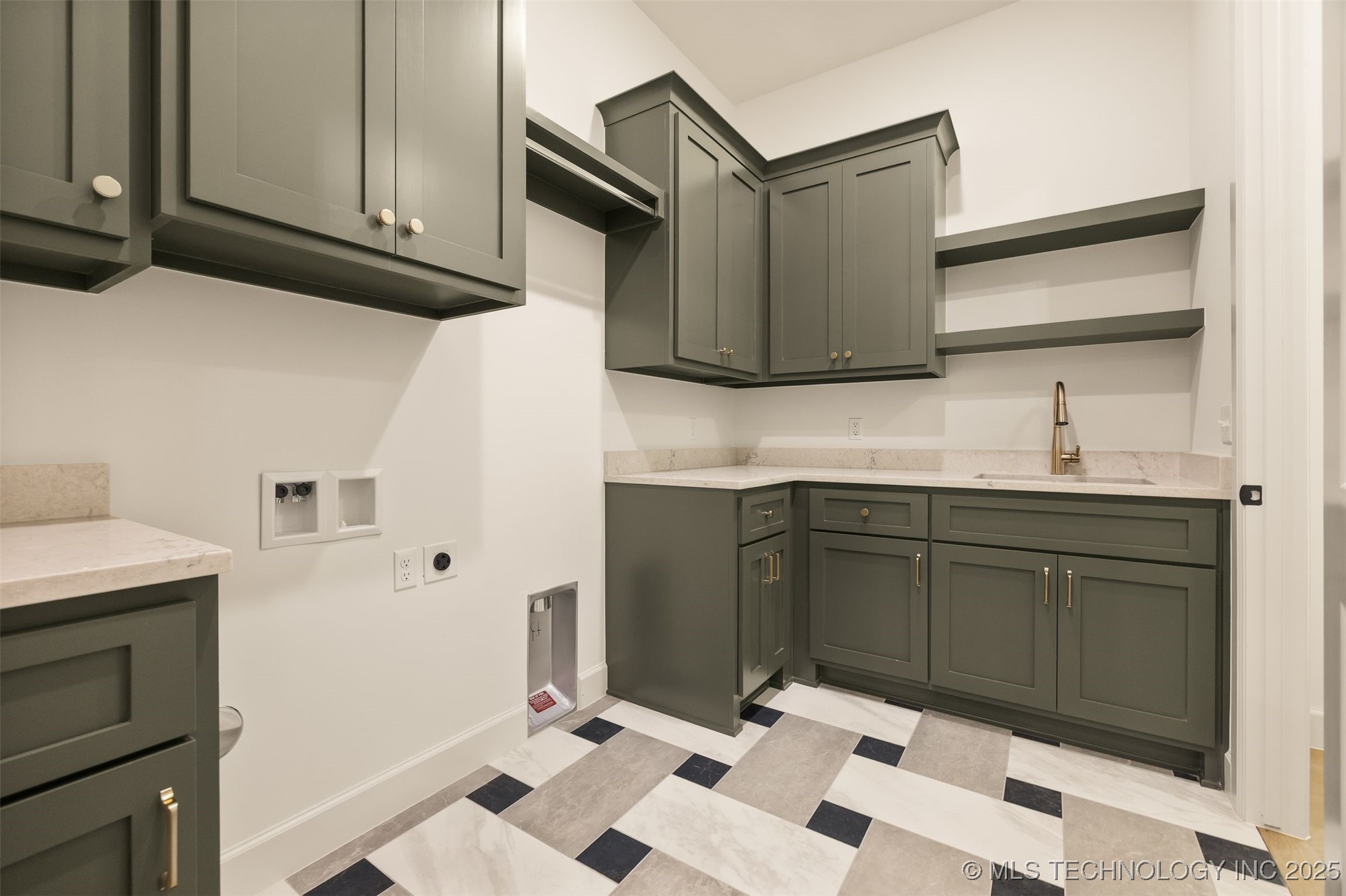 1009 E 38th Street Property Photo 37