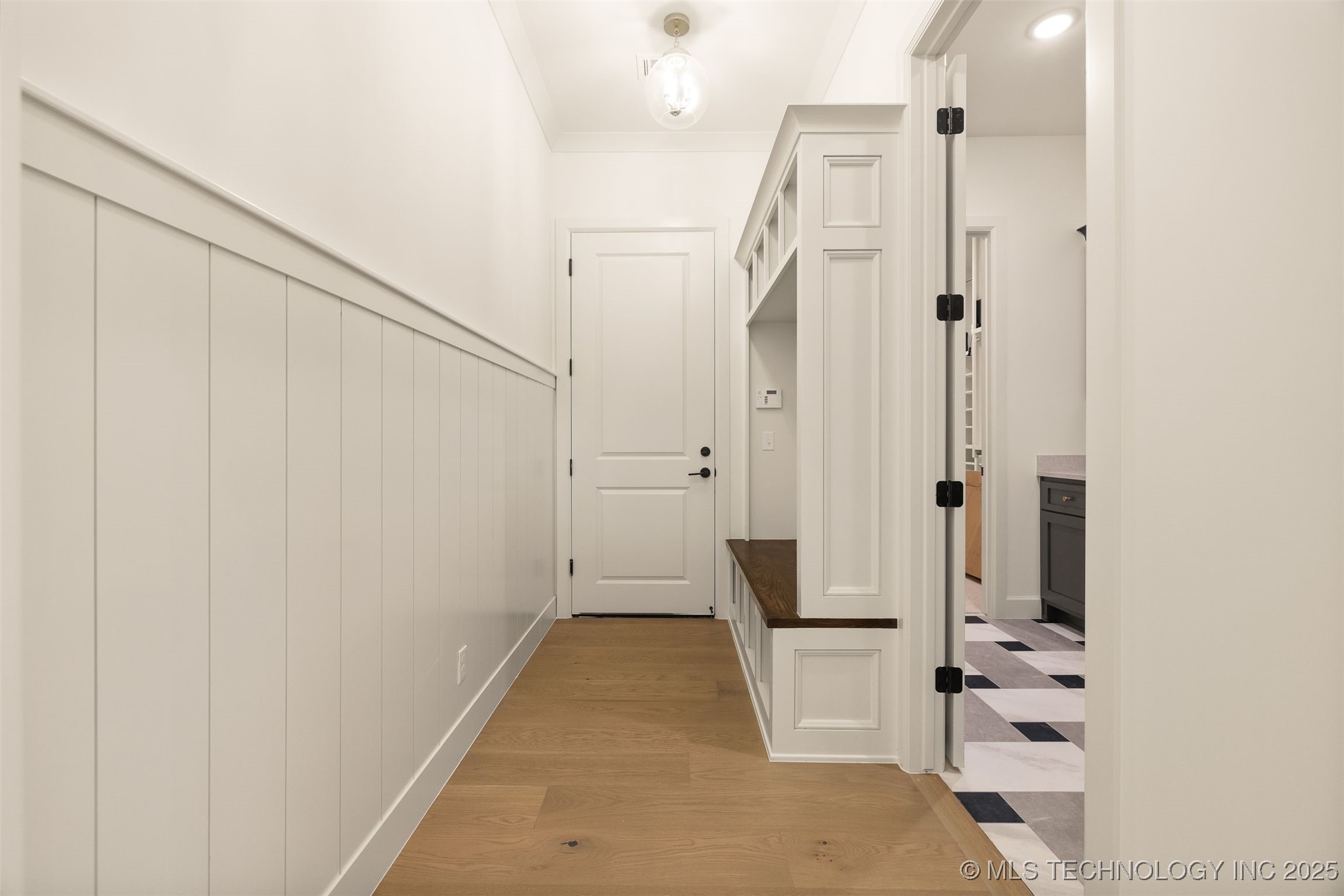 1009 E 38th Street Property Photo 39