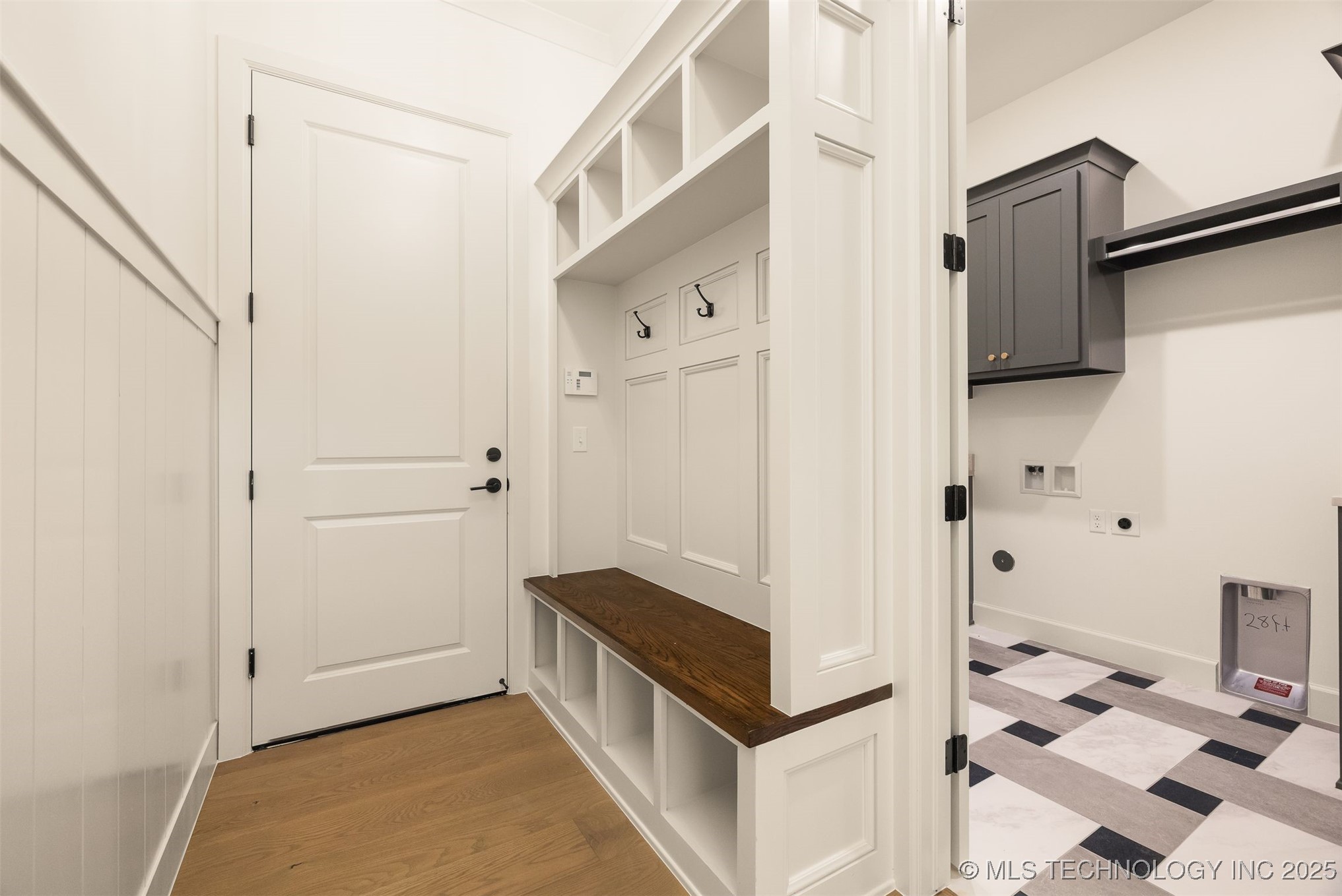 1009 E 38th Street Property Photo 40