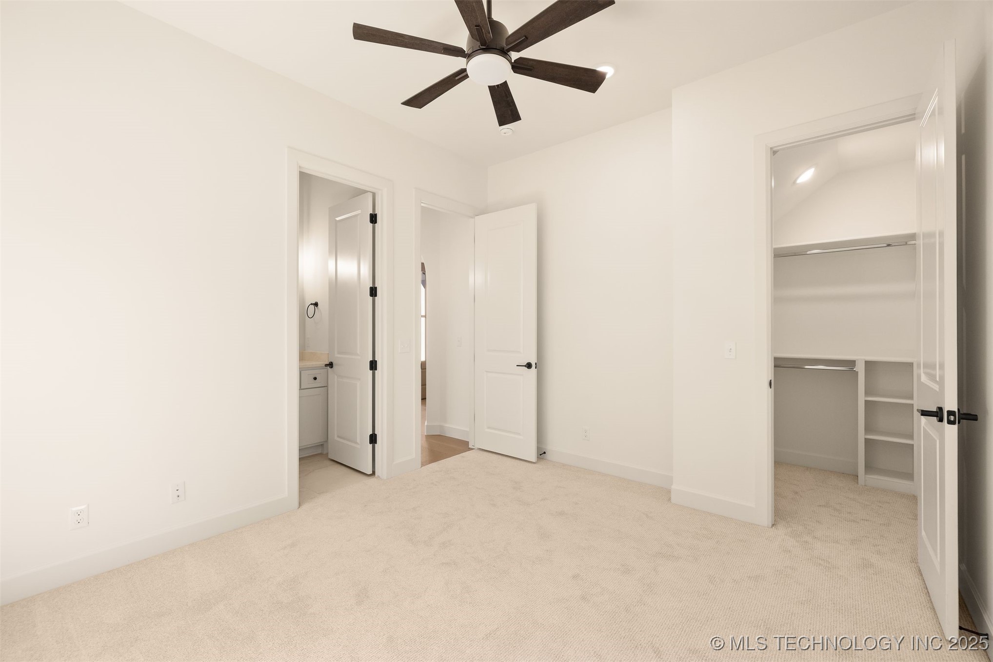 1009 E 38th Street Property Photo 43