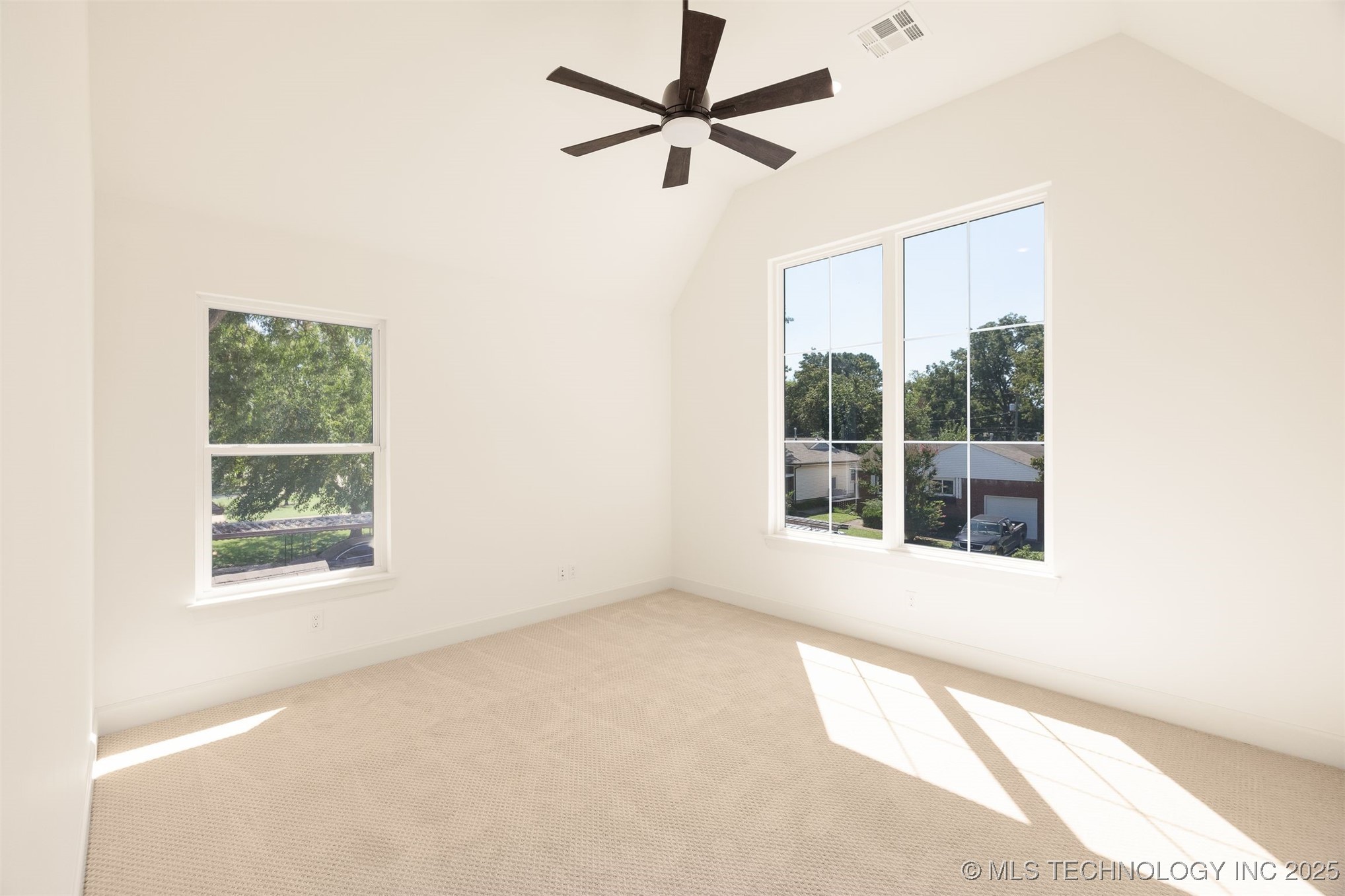 1009 E 38th Street Property Photo 47