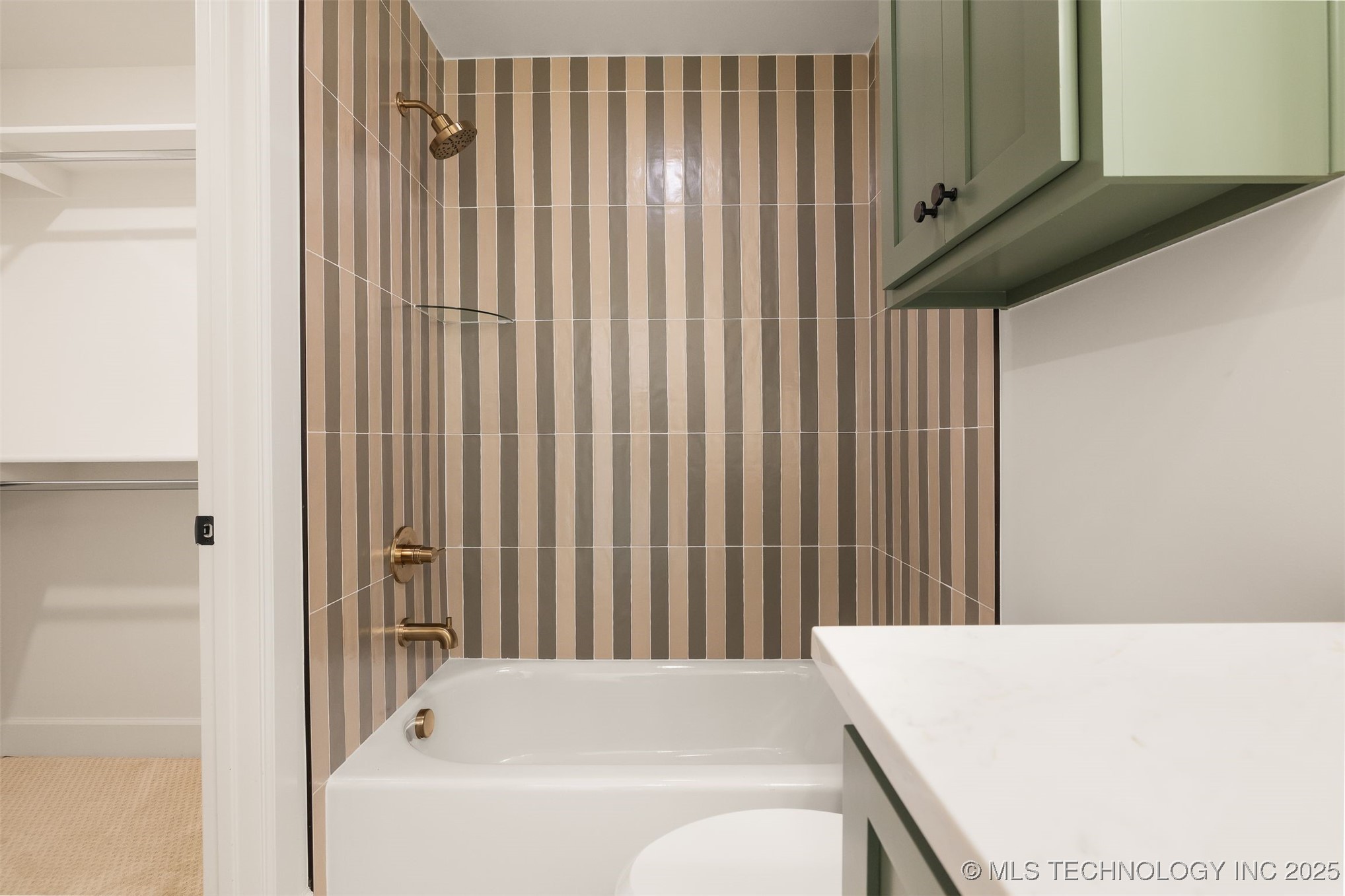 1009 E 38th Street Property Photo 49