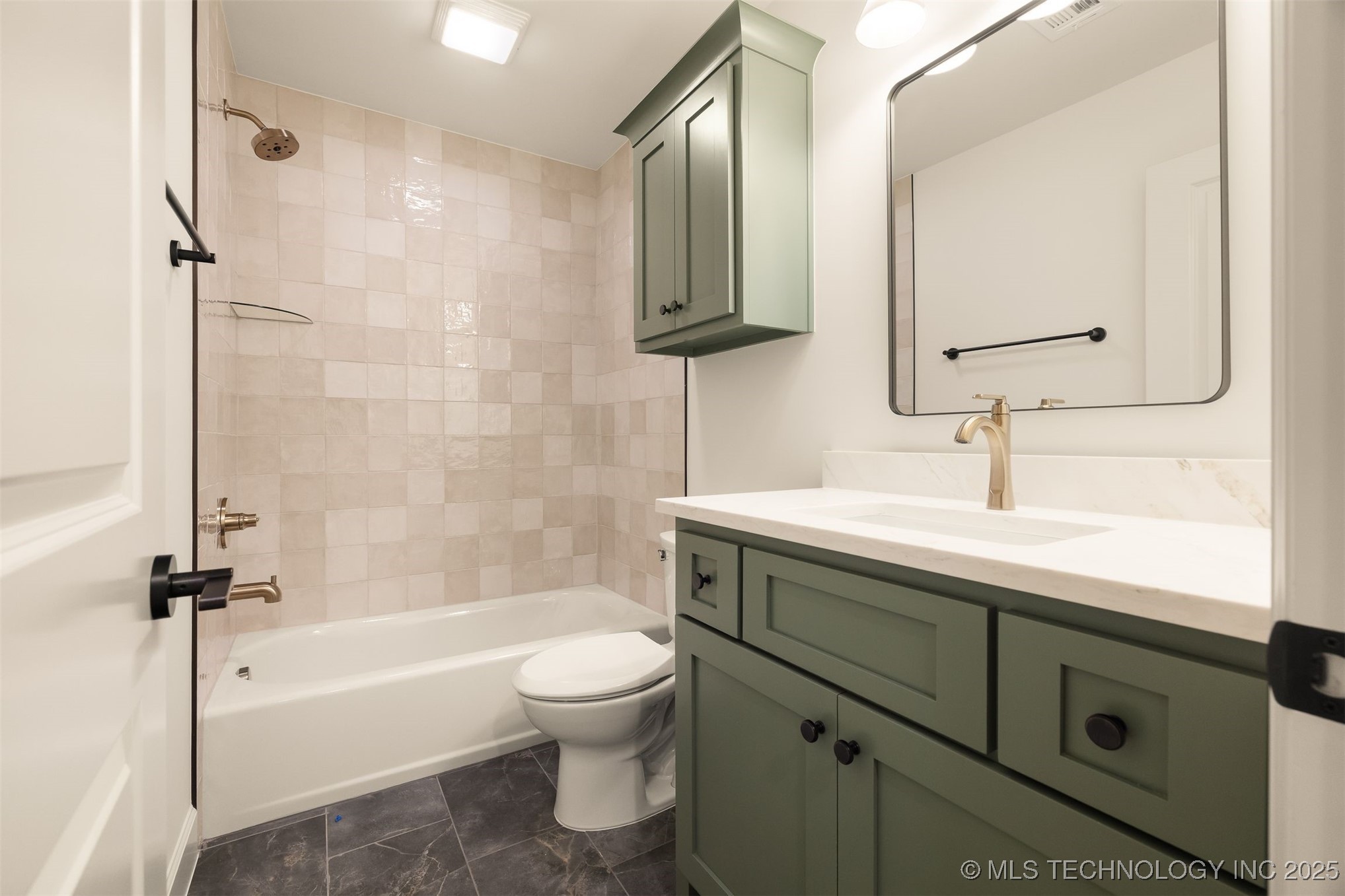 1009 E 38th Street Property Photo 53