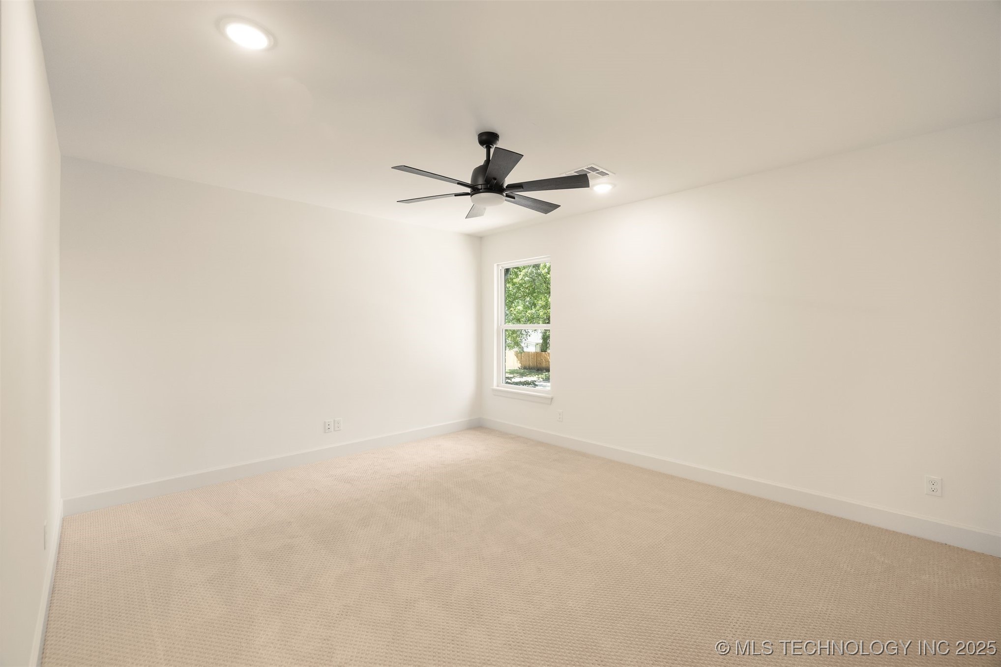 1009 E 38th Street Property Photo 54