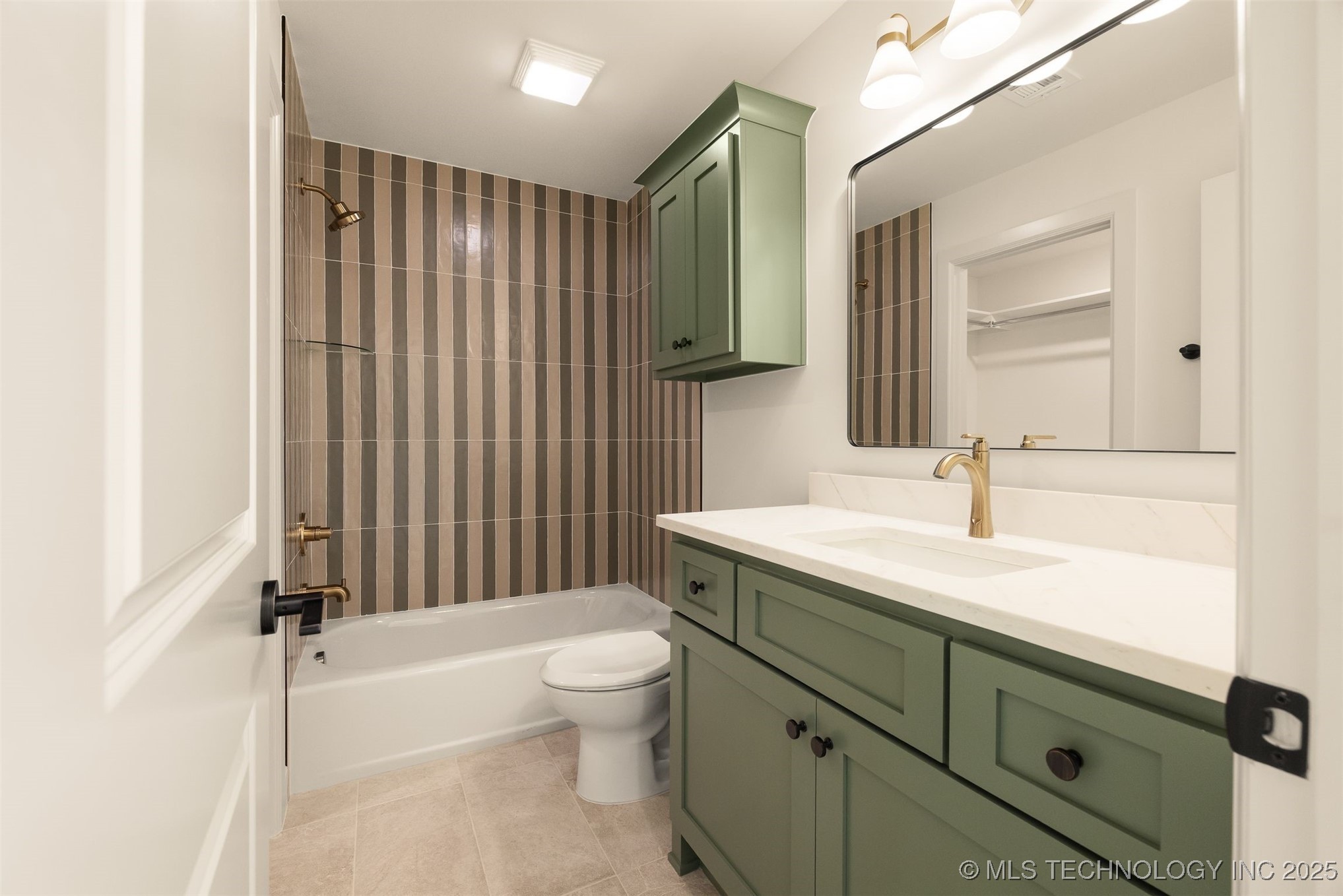 1009 E 38th Street Property Photo 56