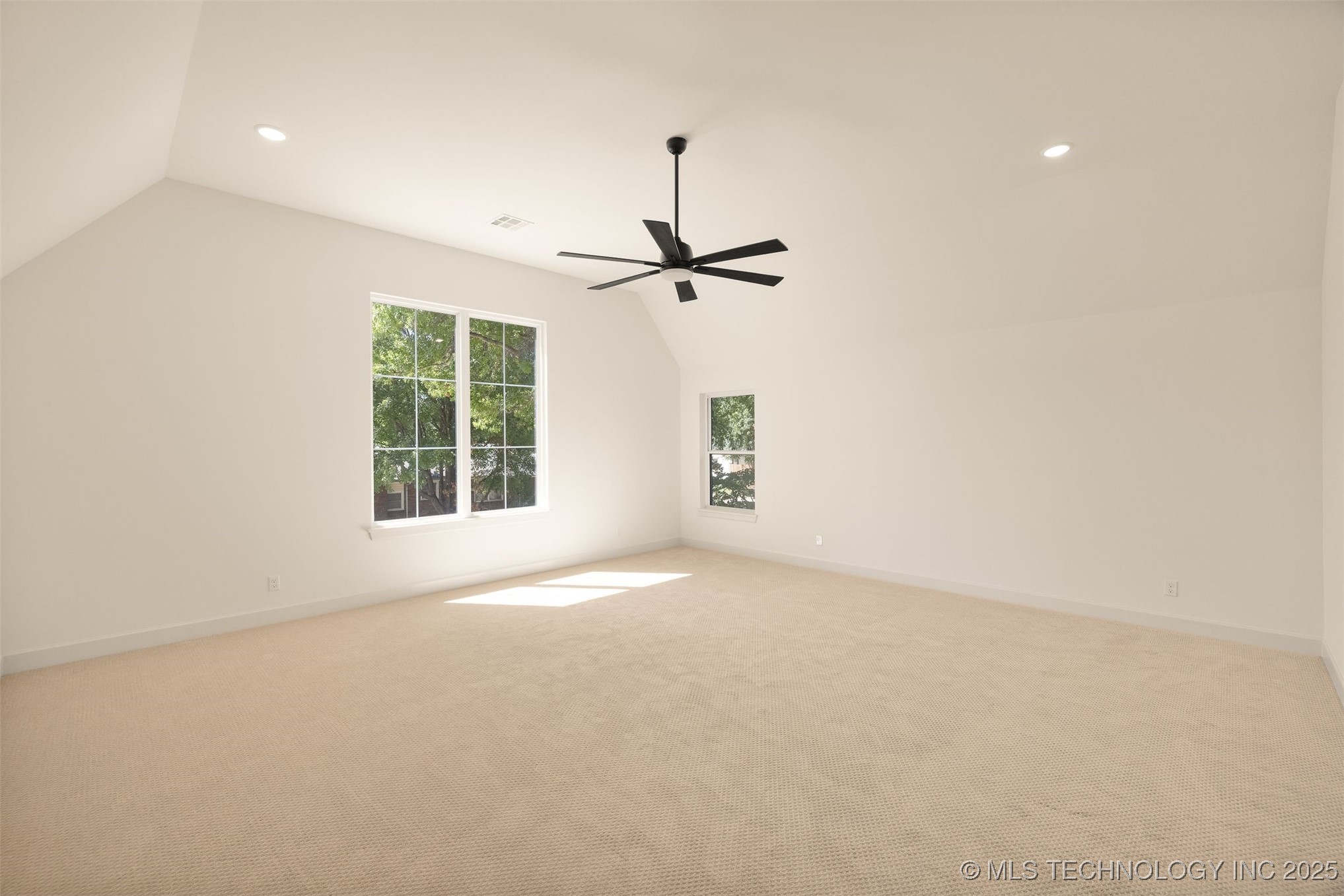 1009 E 38th Street Property Photo 59