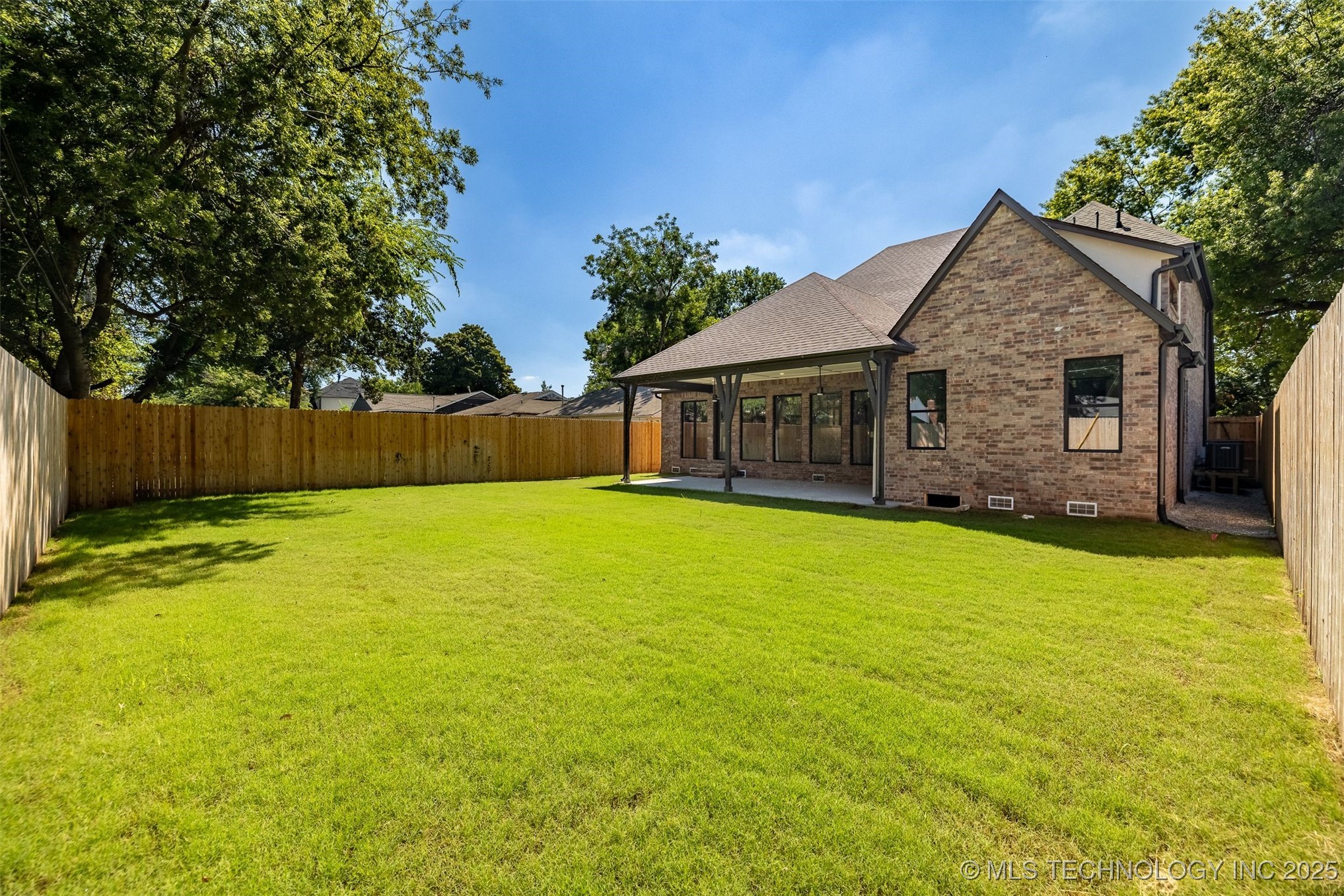 1009 E 38th Street Property Photo 68