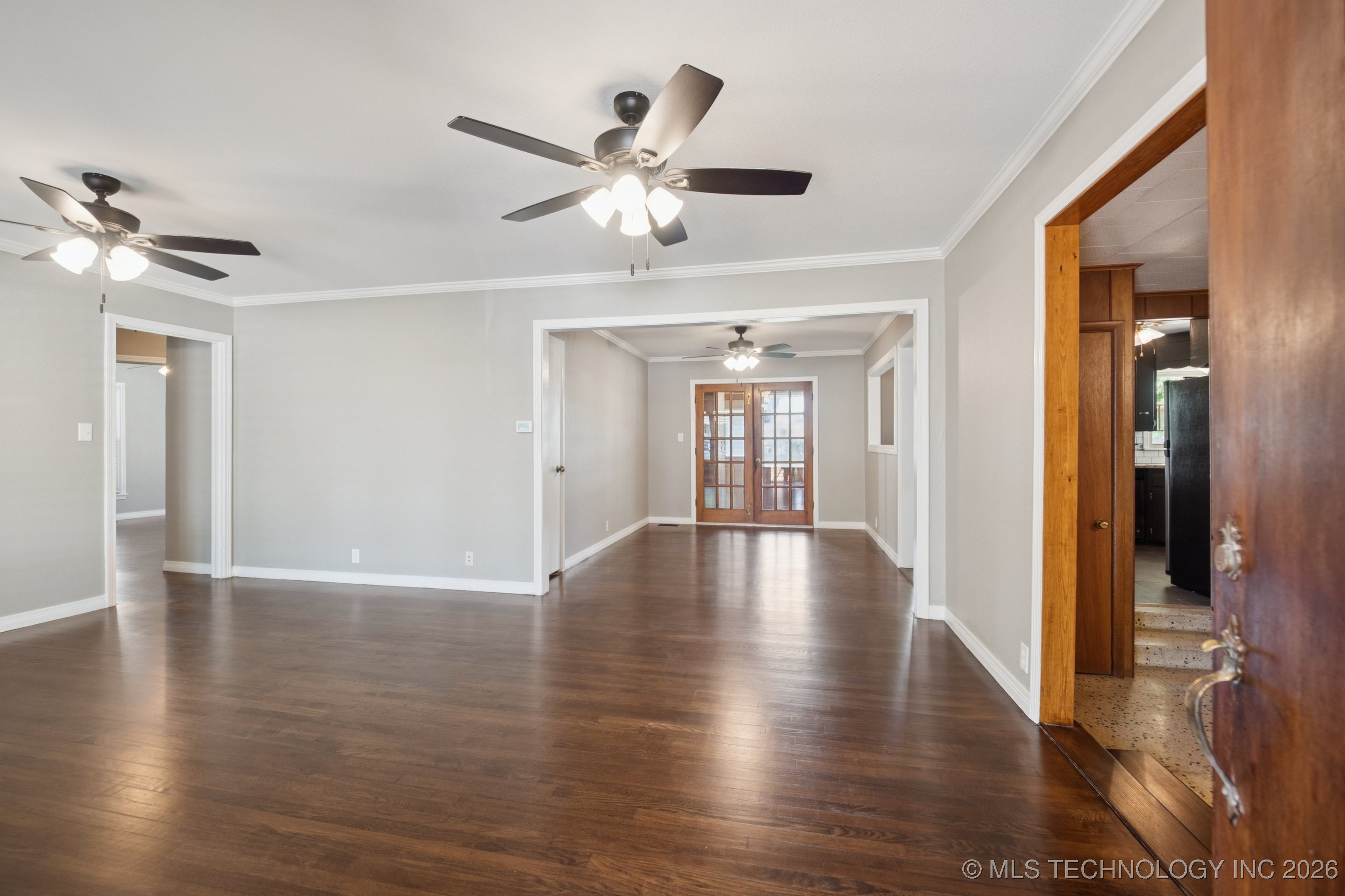 843 E 4th Property Photo 2