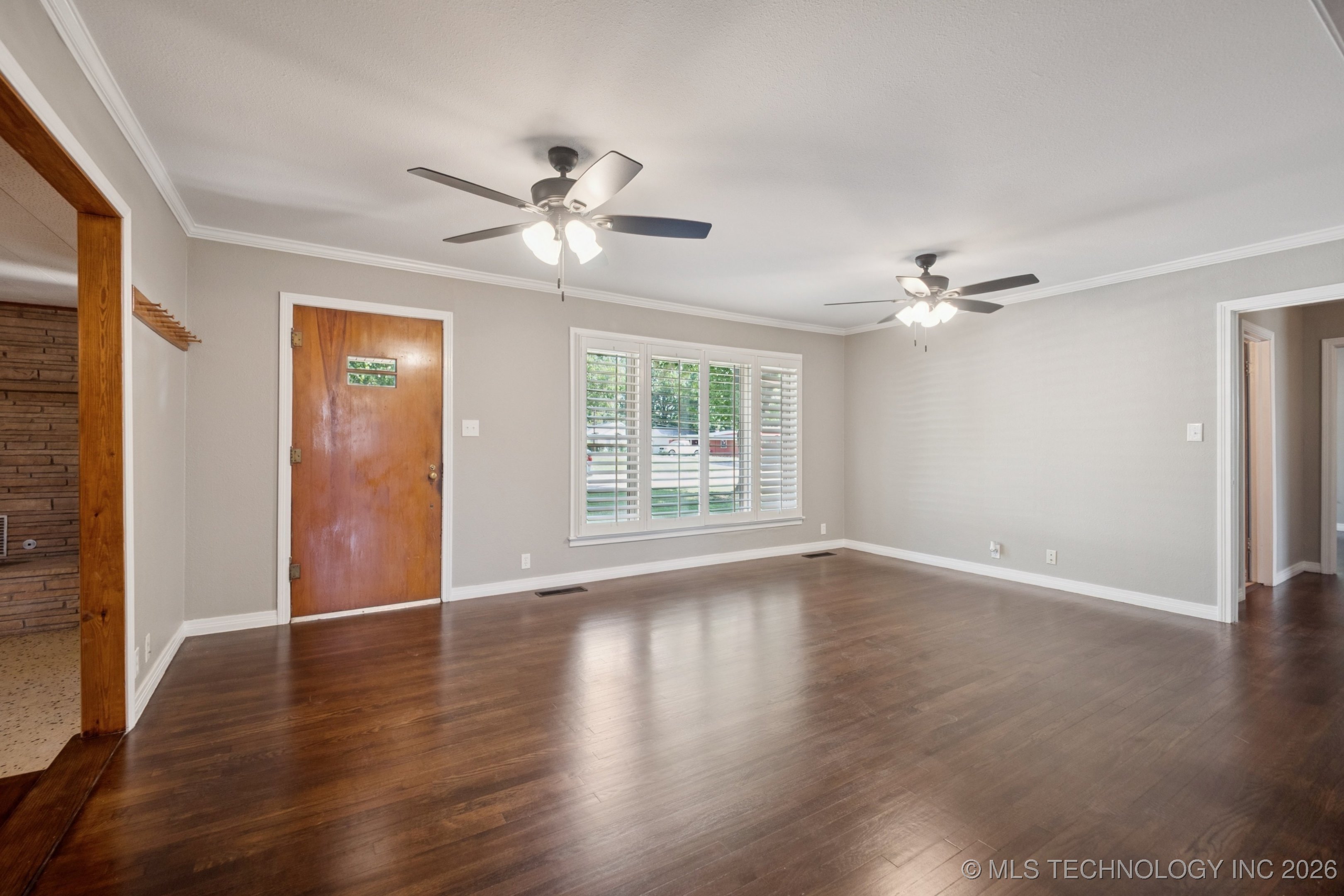 843 E 4th Property Photo 3