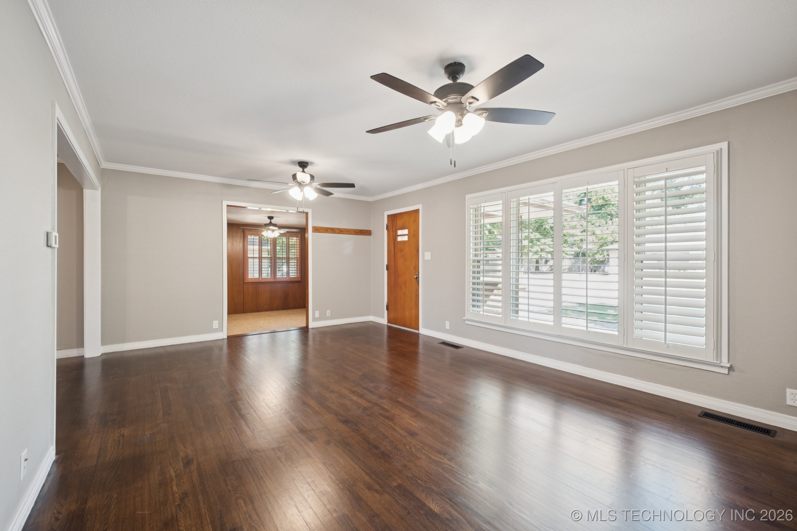 843 E 4th Property Photo 4