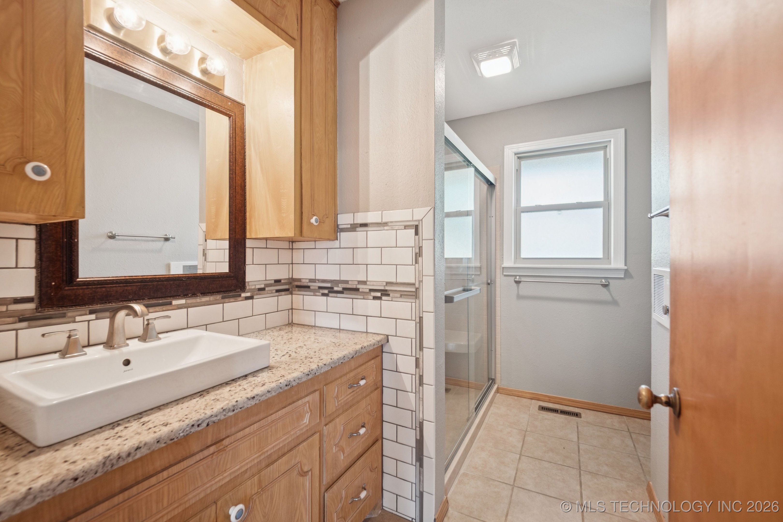 843 E 4th Property Photo 14