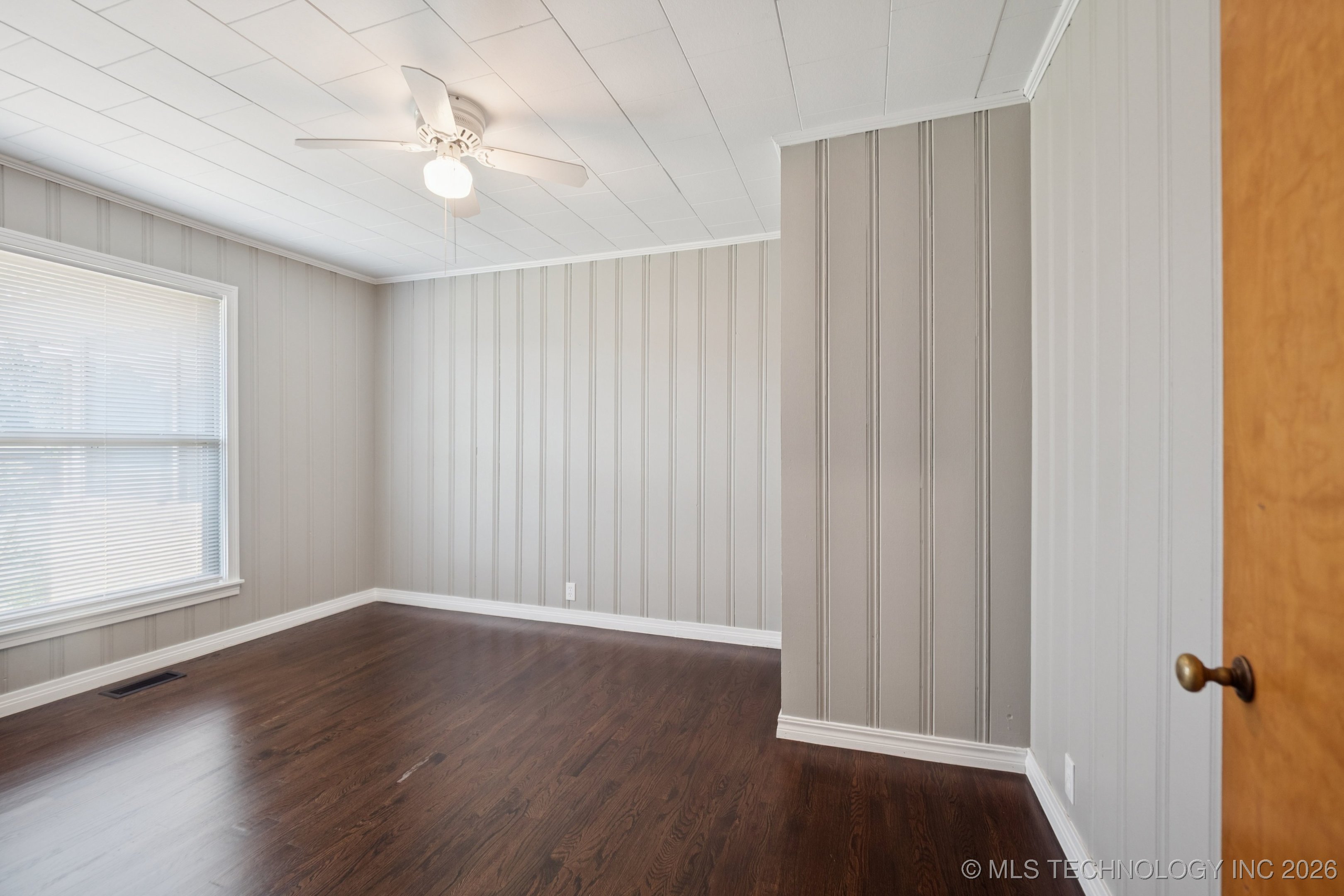 843 E 4th Property Photo 18