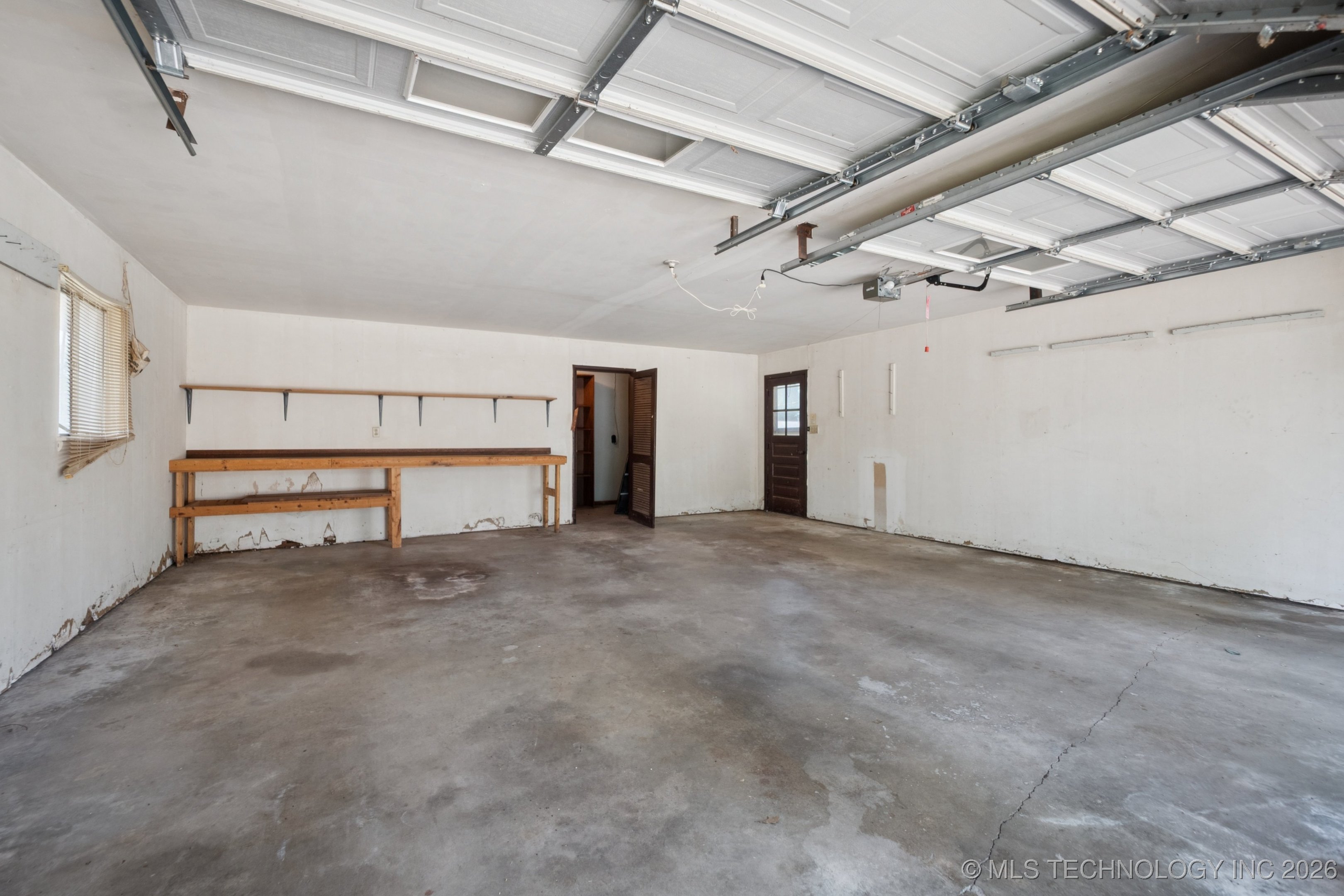 843 E 4th Property Photo 27