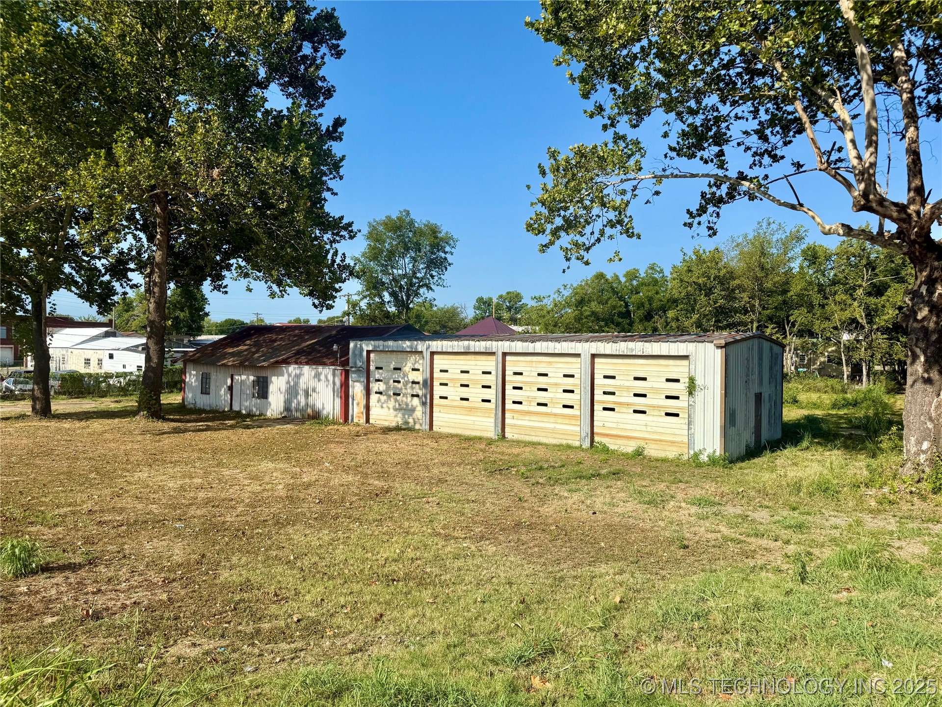 201 N 1st Street Property Photo 1