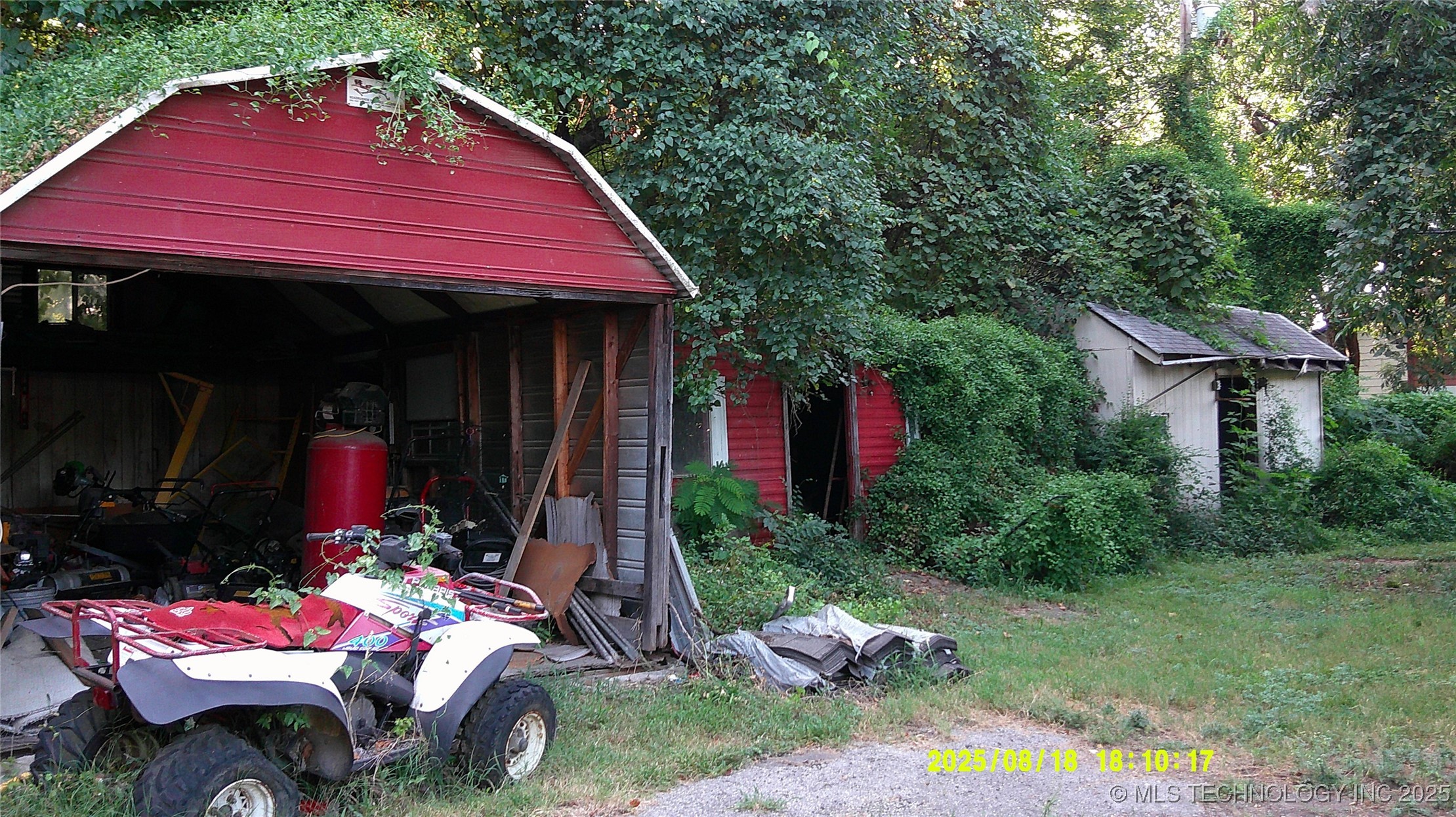1923 E Oklahoma Street Property Photo 4