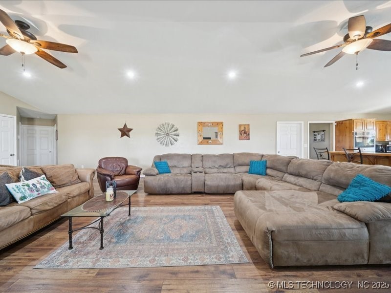 441695 E 190 Property Photo 7