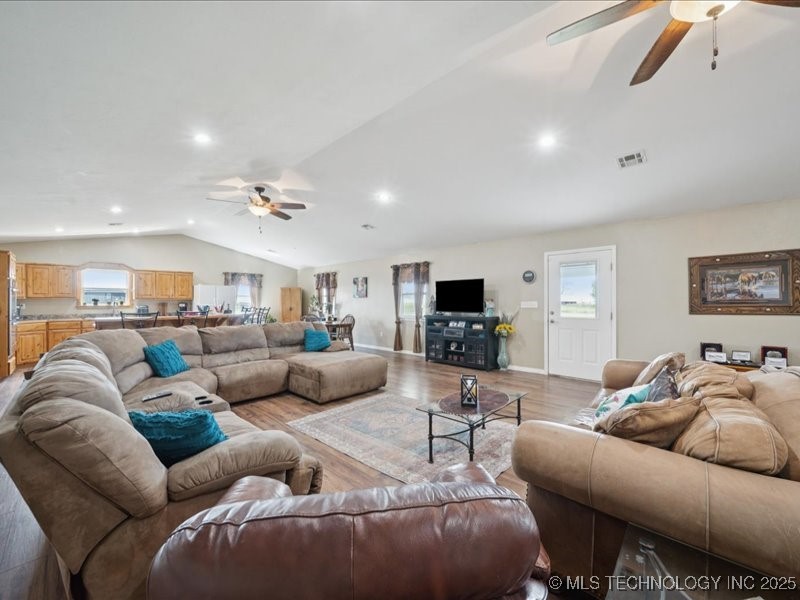 441695 E 190 Property Photo 10