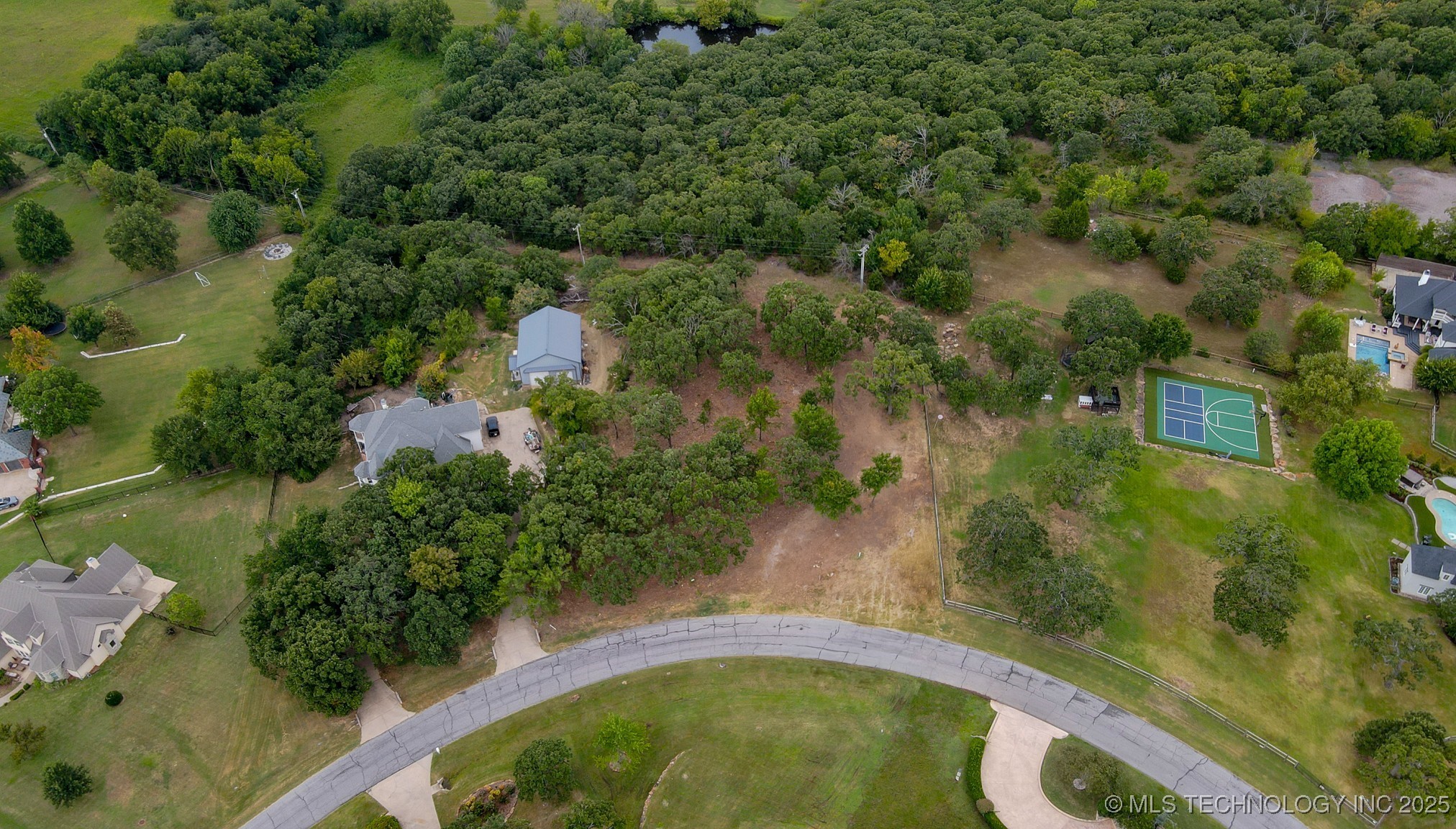 5332 Oak Timber Drive Property Photo 4