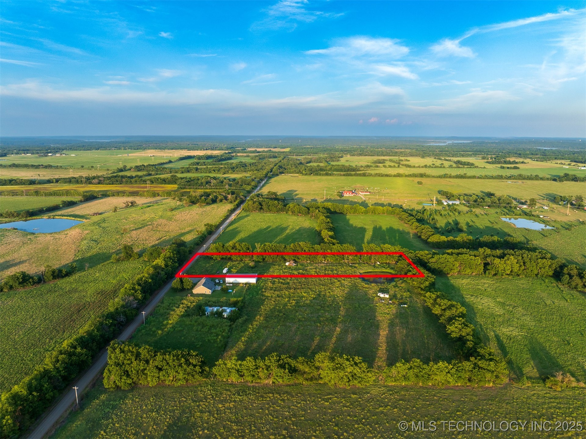 2 E 700 Road Property Photo 10