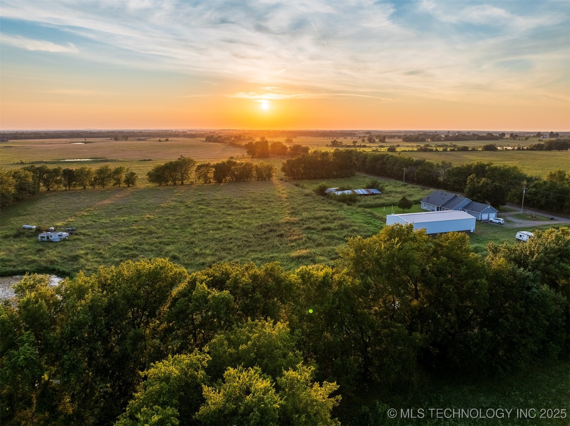 2 E 700 Road Property Photo 13