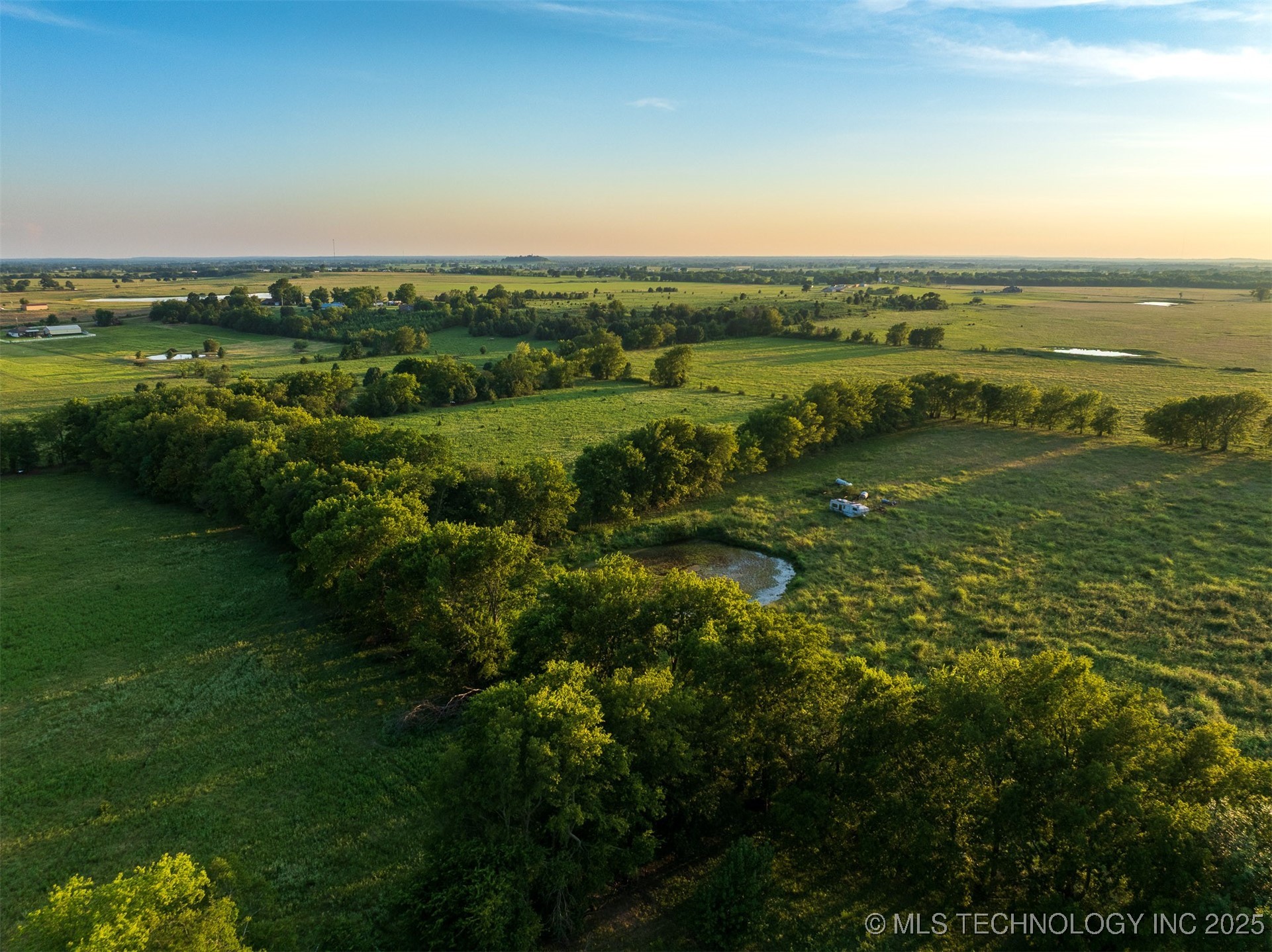 2 E 700 Road Property Photo 15