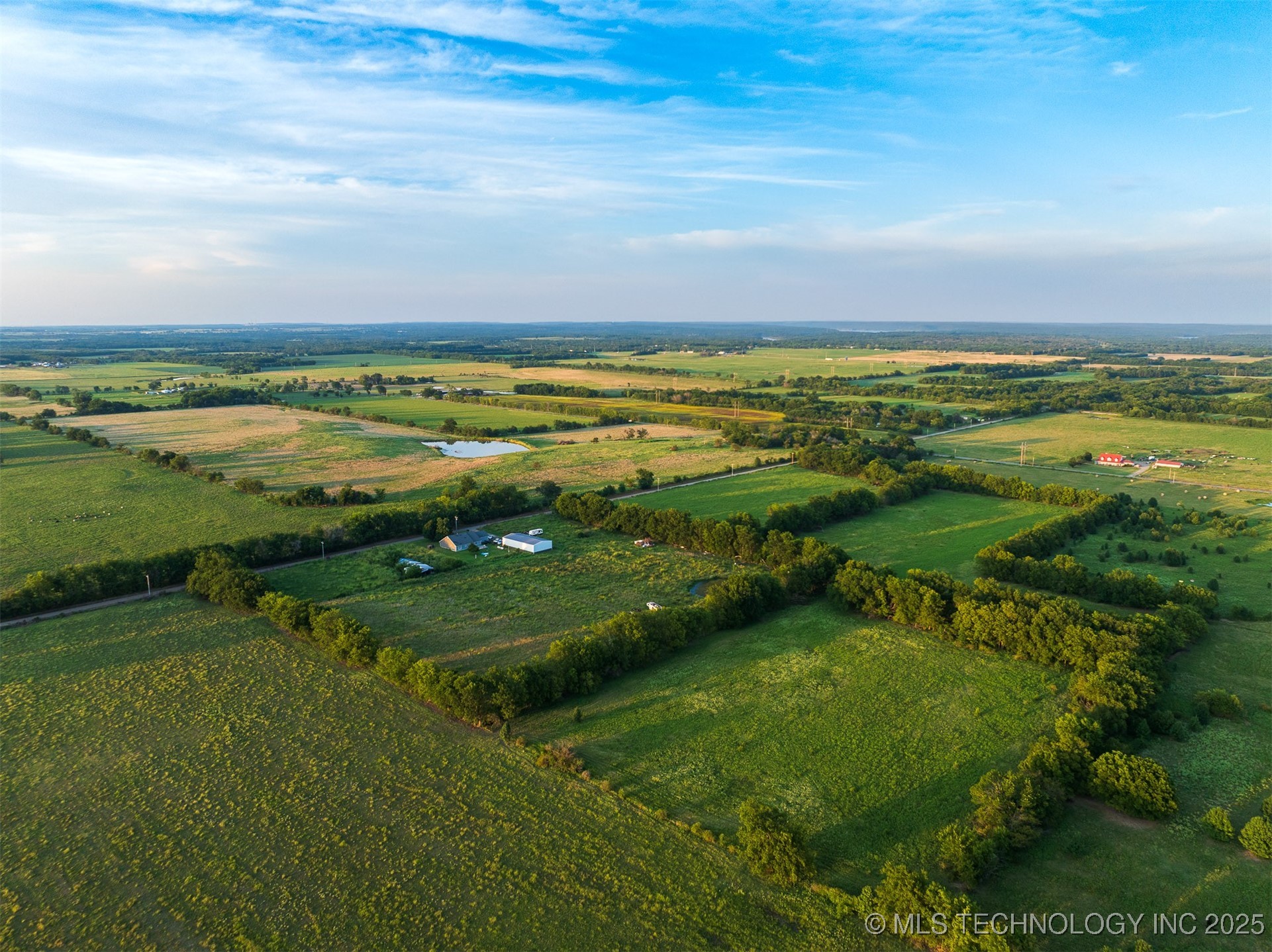 2 E 700 Road Property Photo 18