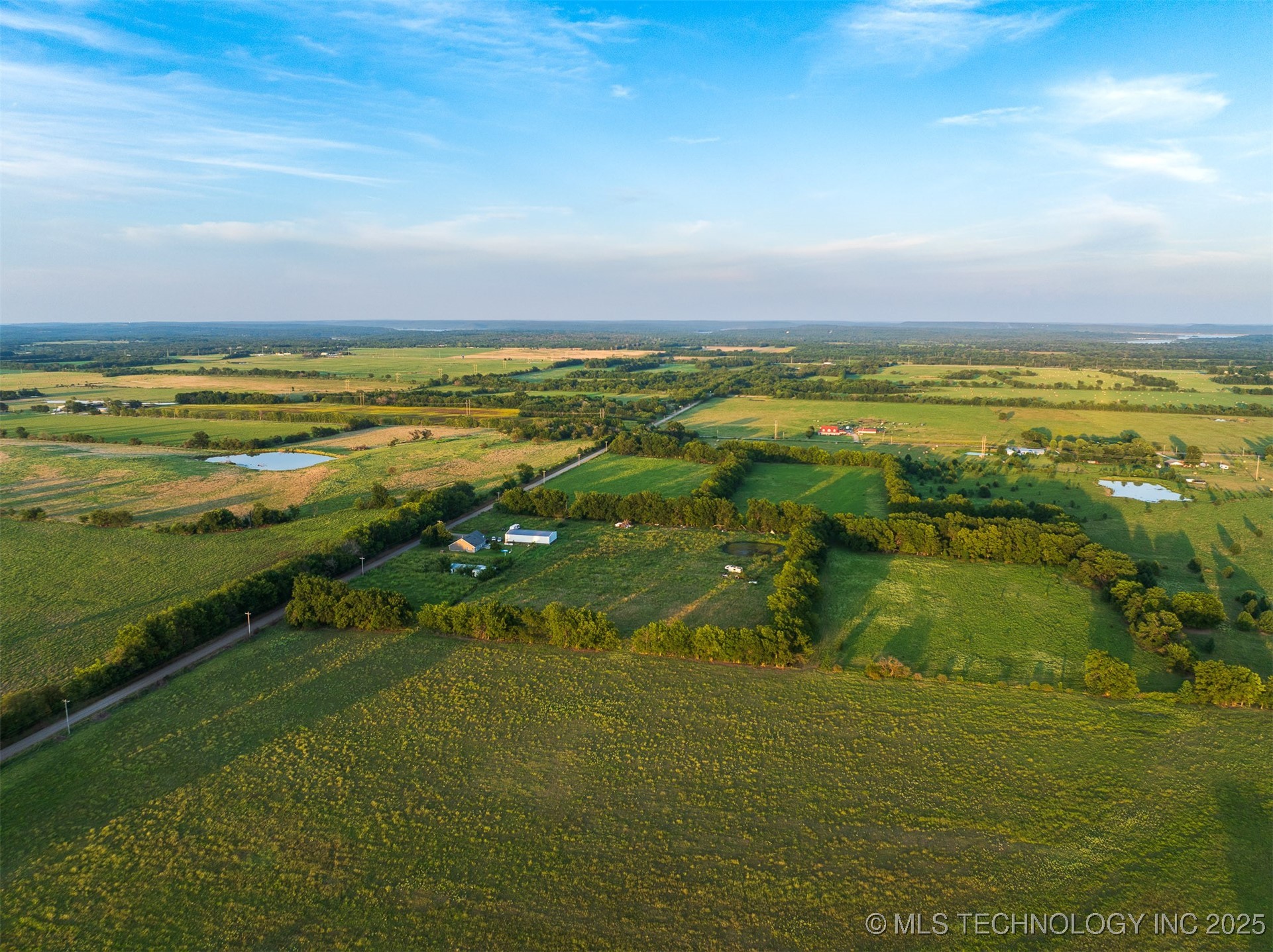 2 E 700 Road Property Photo 19