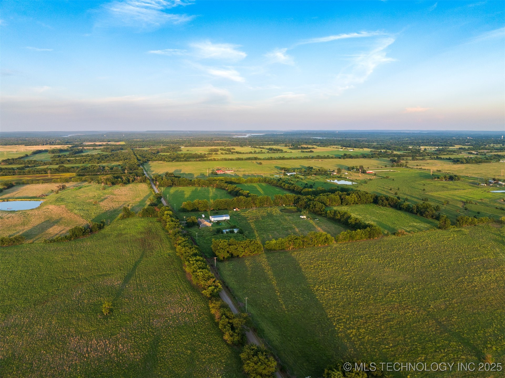 2 E 700 Road Property Photo 20