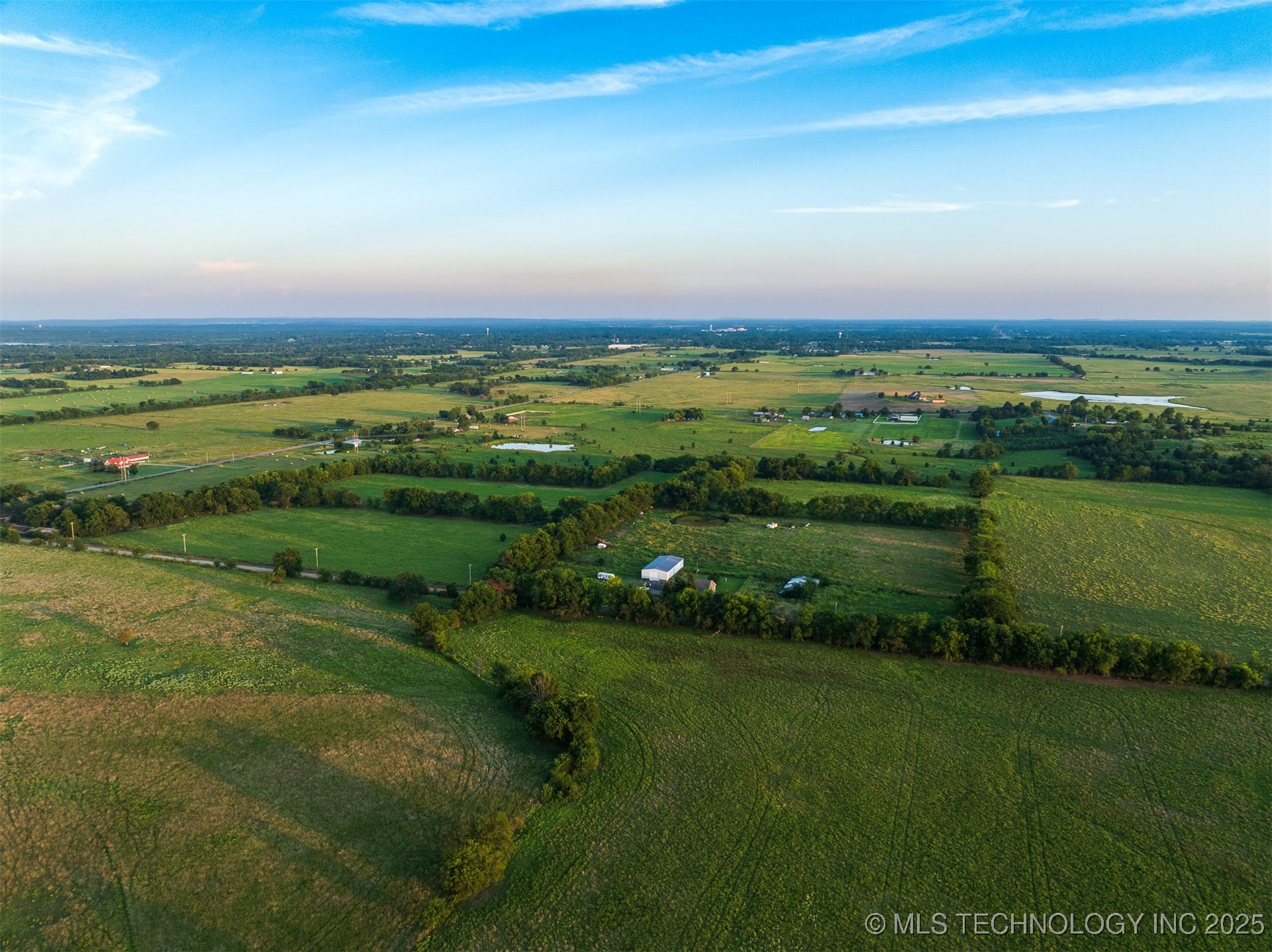 2 E 700 Road Property Photo 21