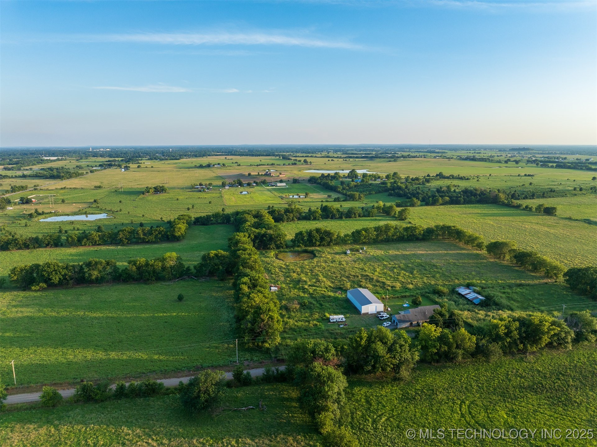 2 E 700 Road Property Photo 23