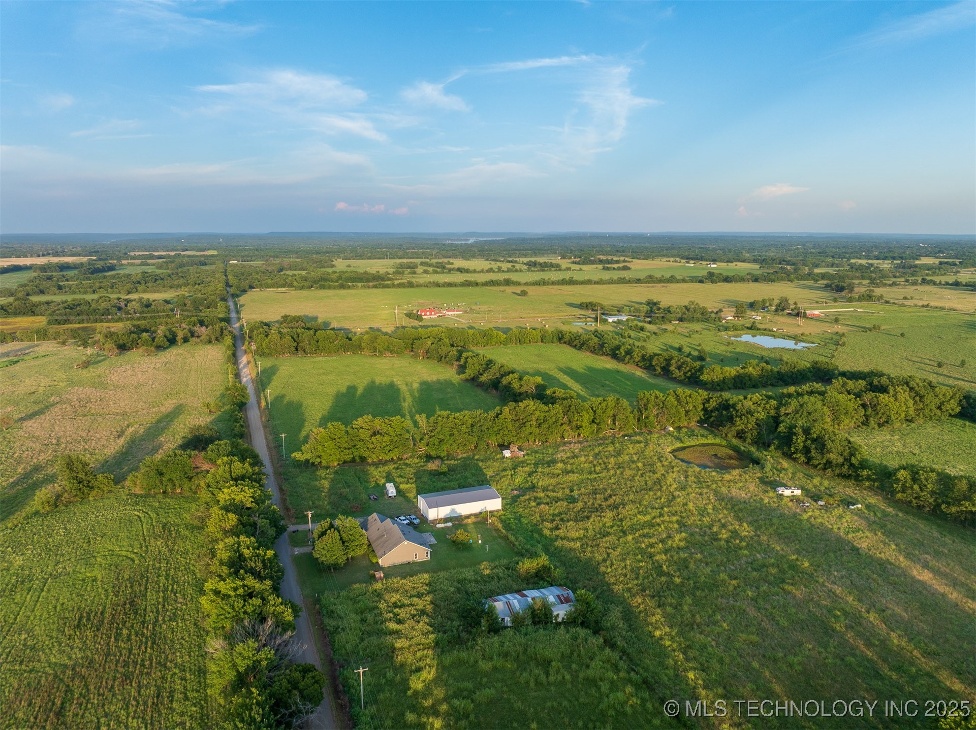 2 E 700 Road Property Photo 26