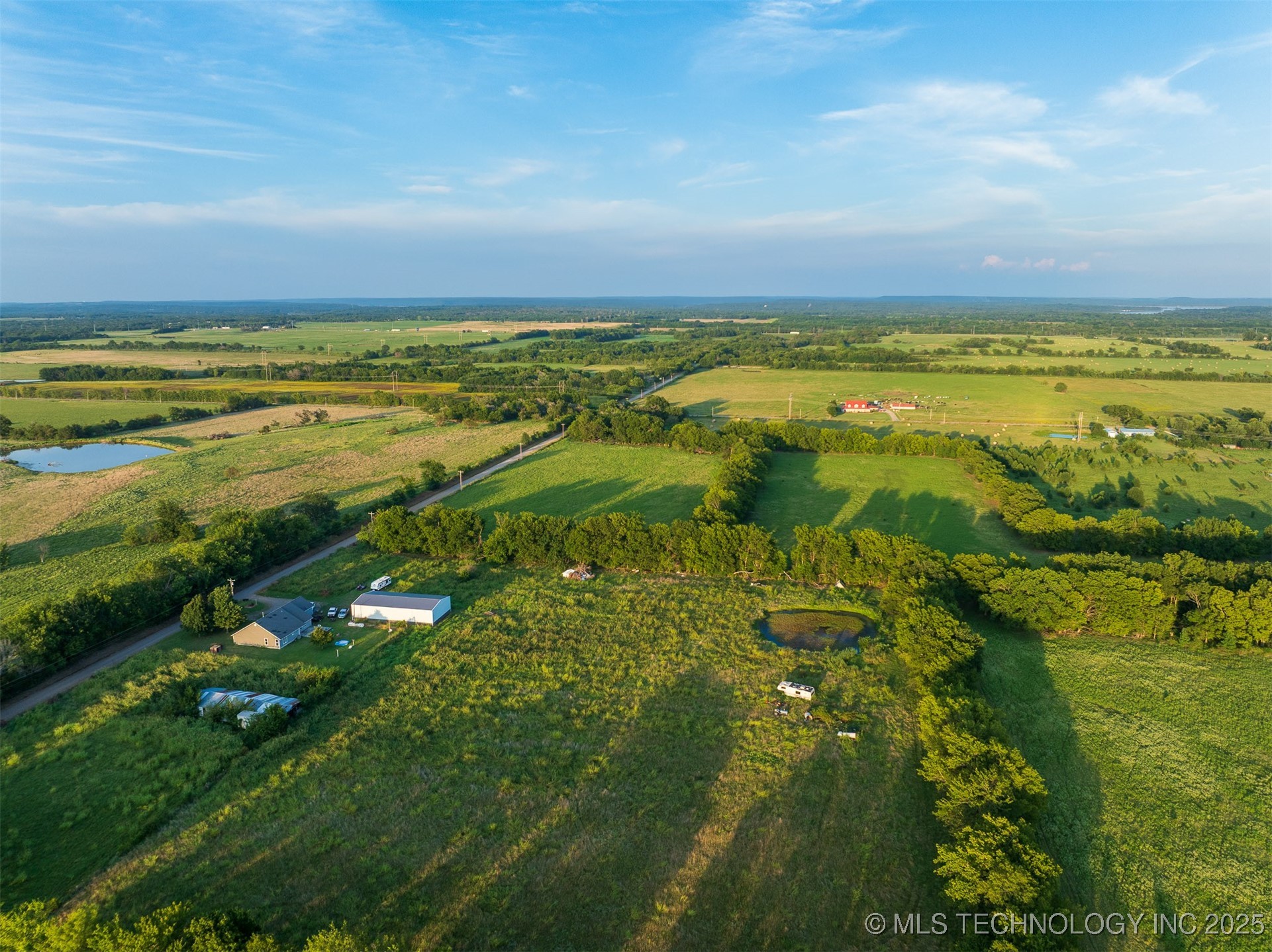 2 E 700 Road Property Photo 28