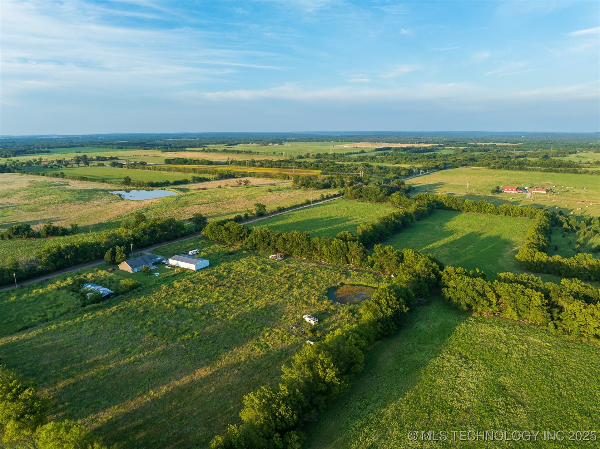 2 E 700 Road Property Photo 29