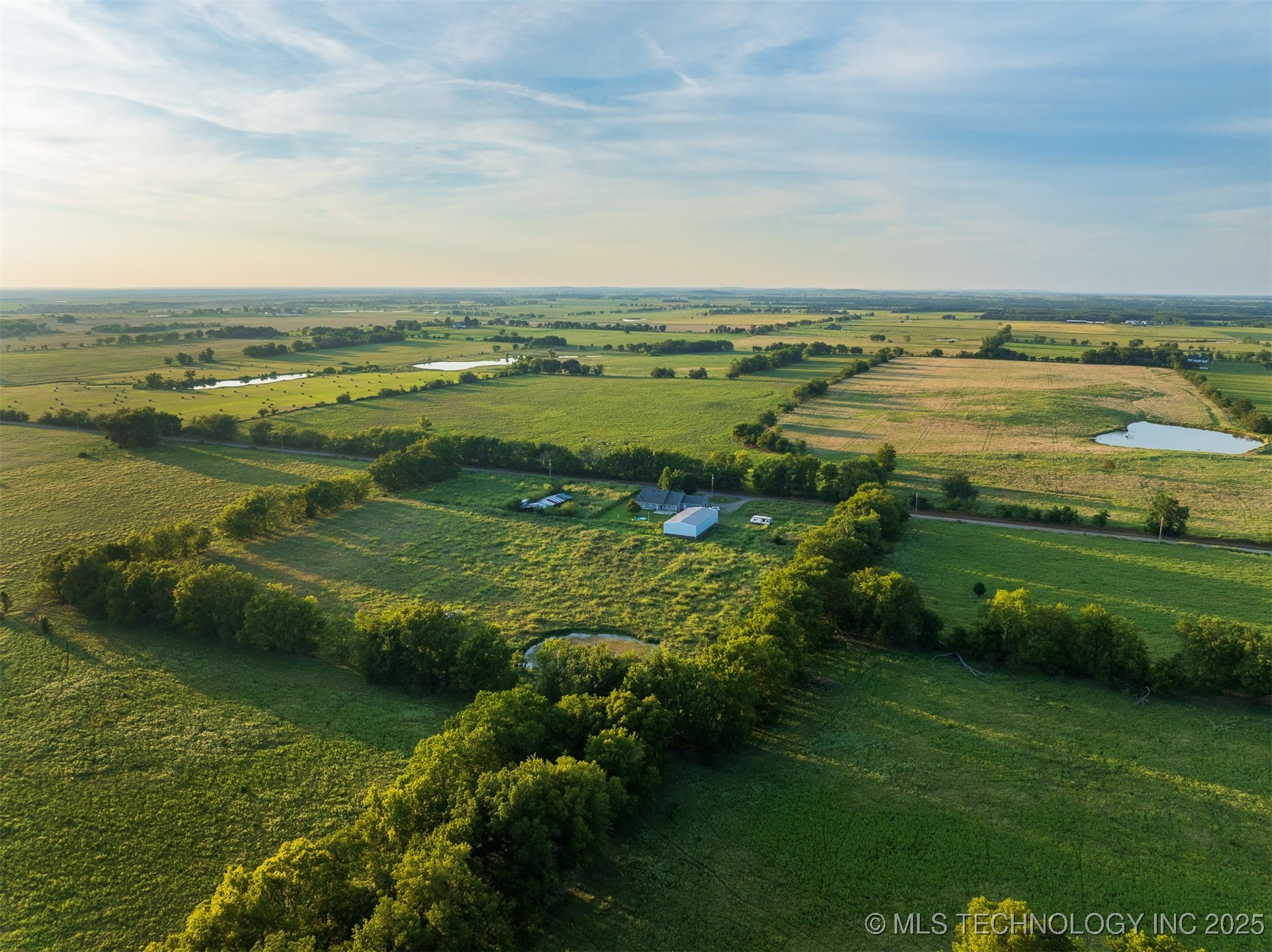 2 E 700 Road Property Photo 32