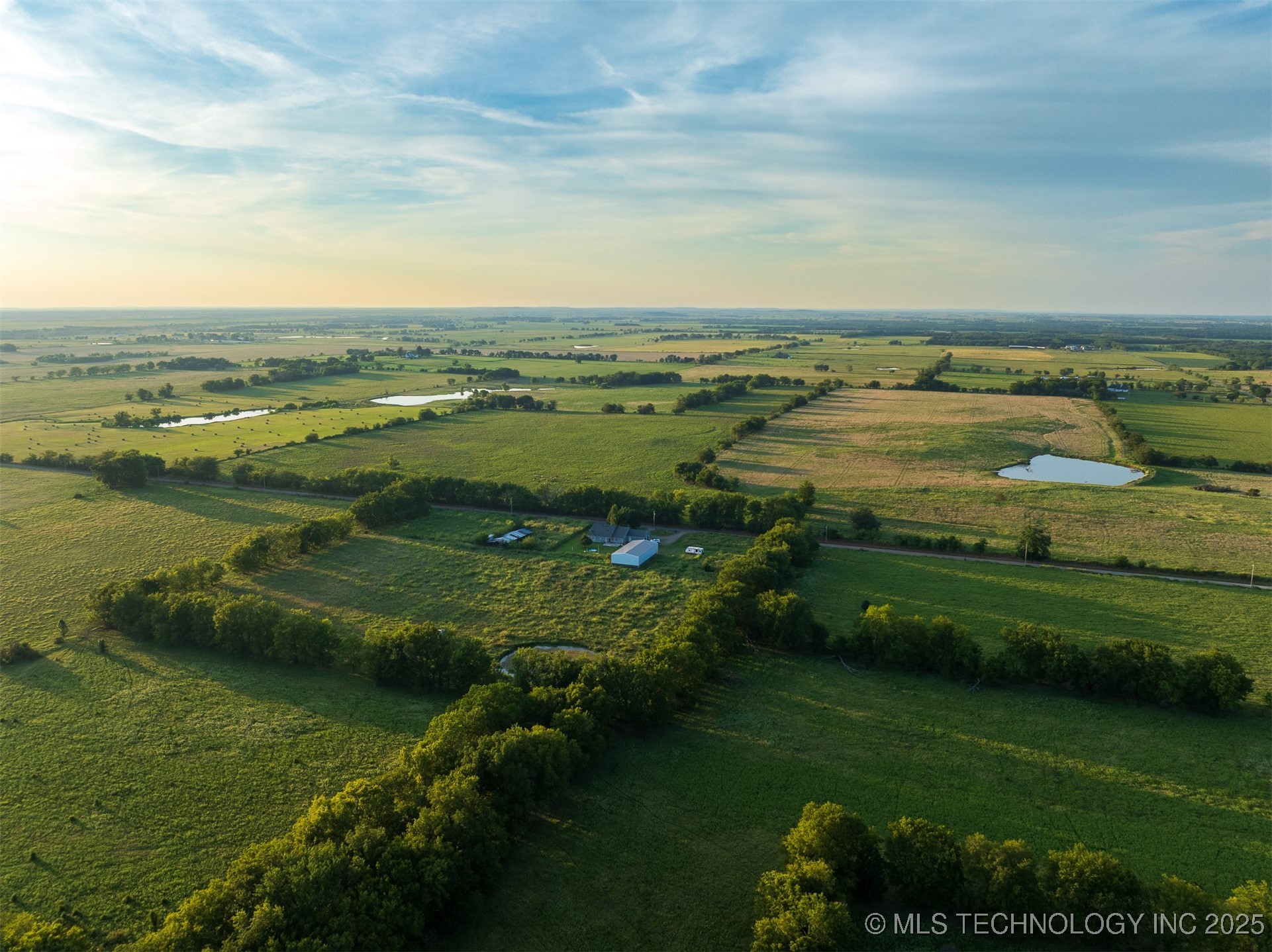 2 E 700 Road Property Photo 33