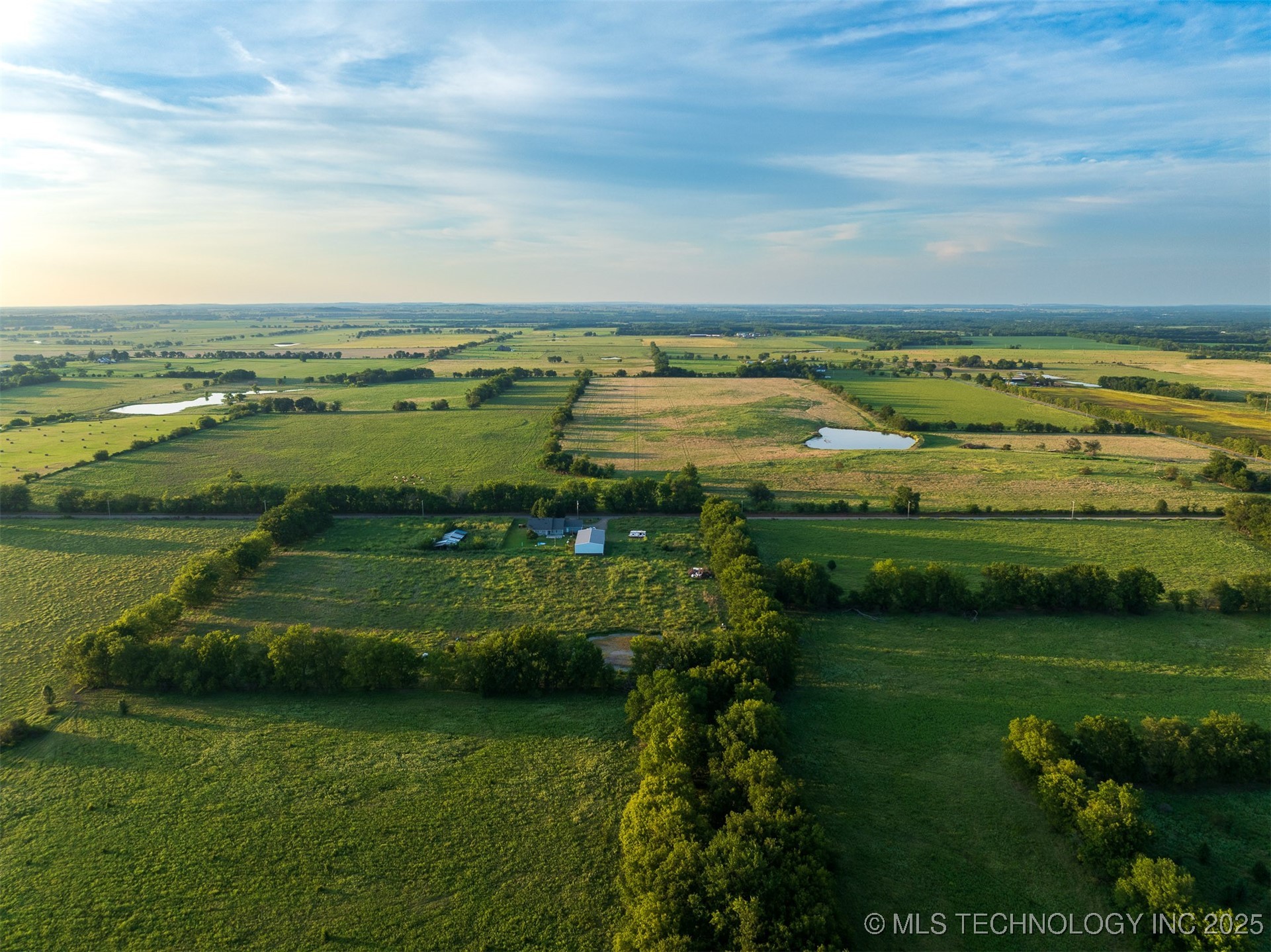 2 E 700 Road Property Photo 34