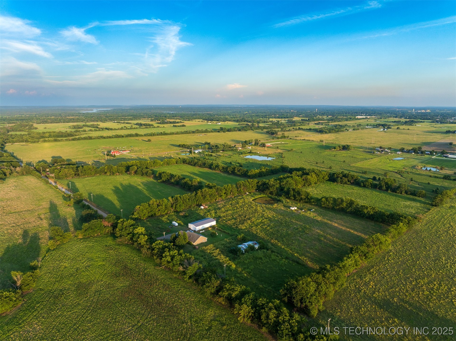 2 E 700 Road Property Photo 38